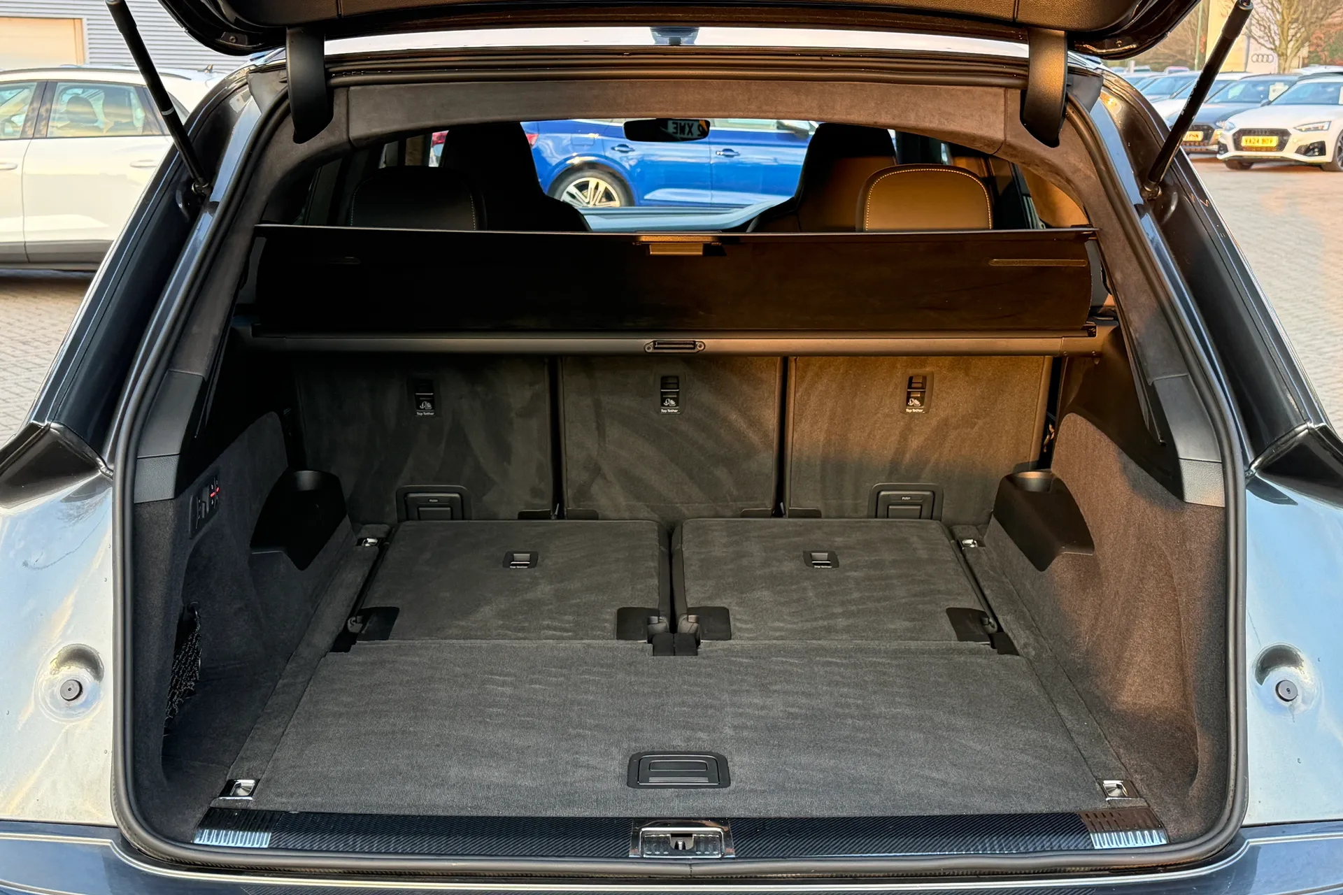 Audi Q7 thumbnail image number 44