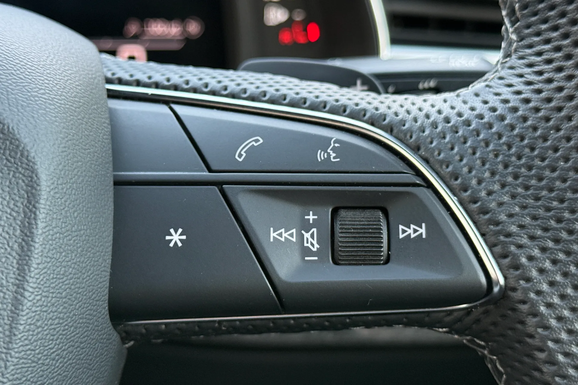 Audi Q7 thumbnail image number 28