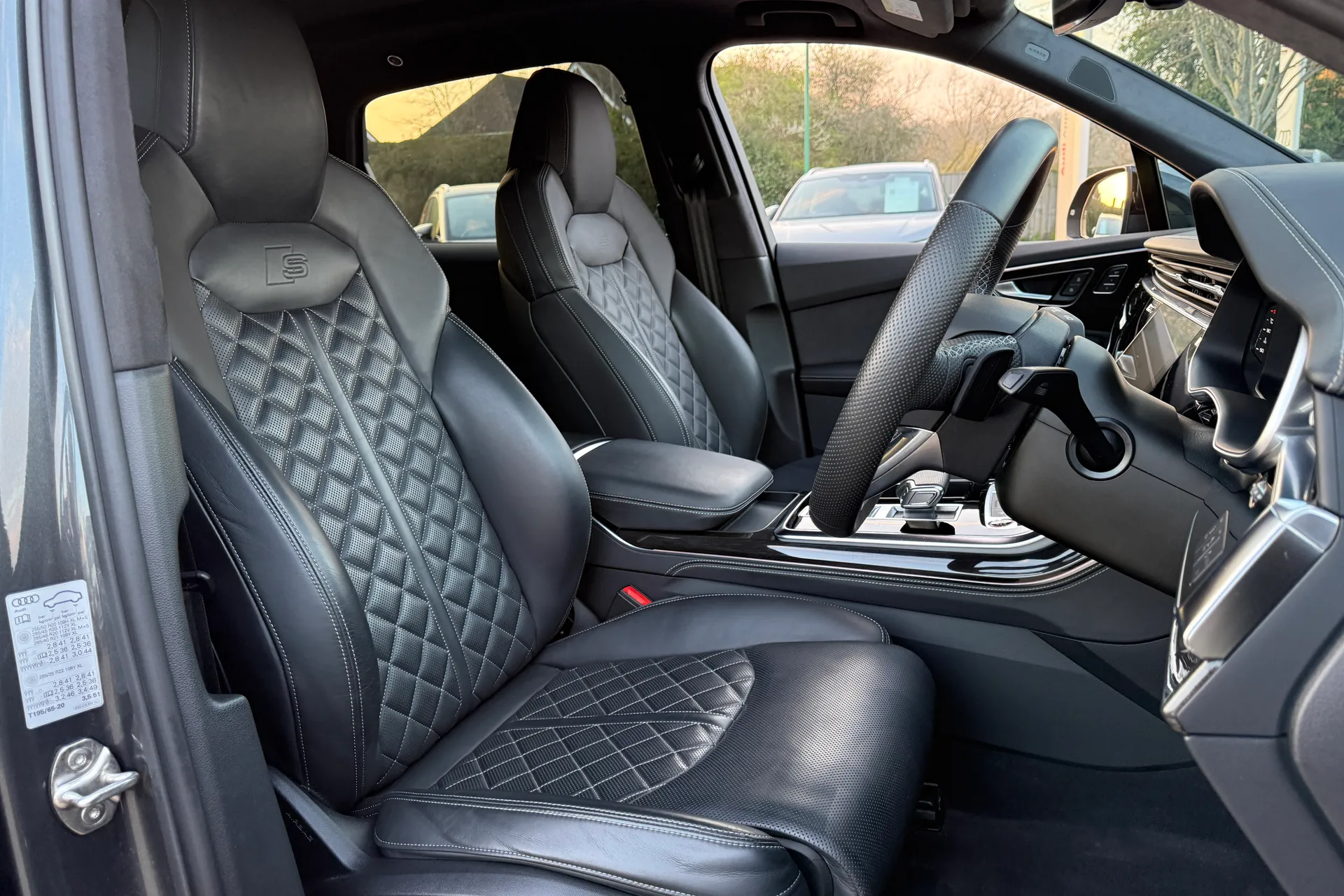 Audi Q7 thumbnail image number 33