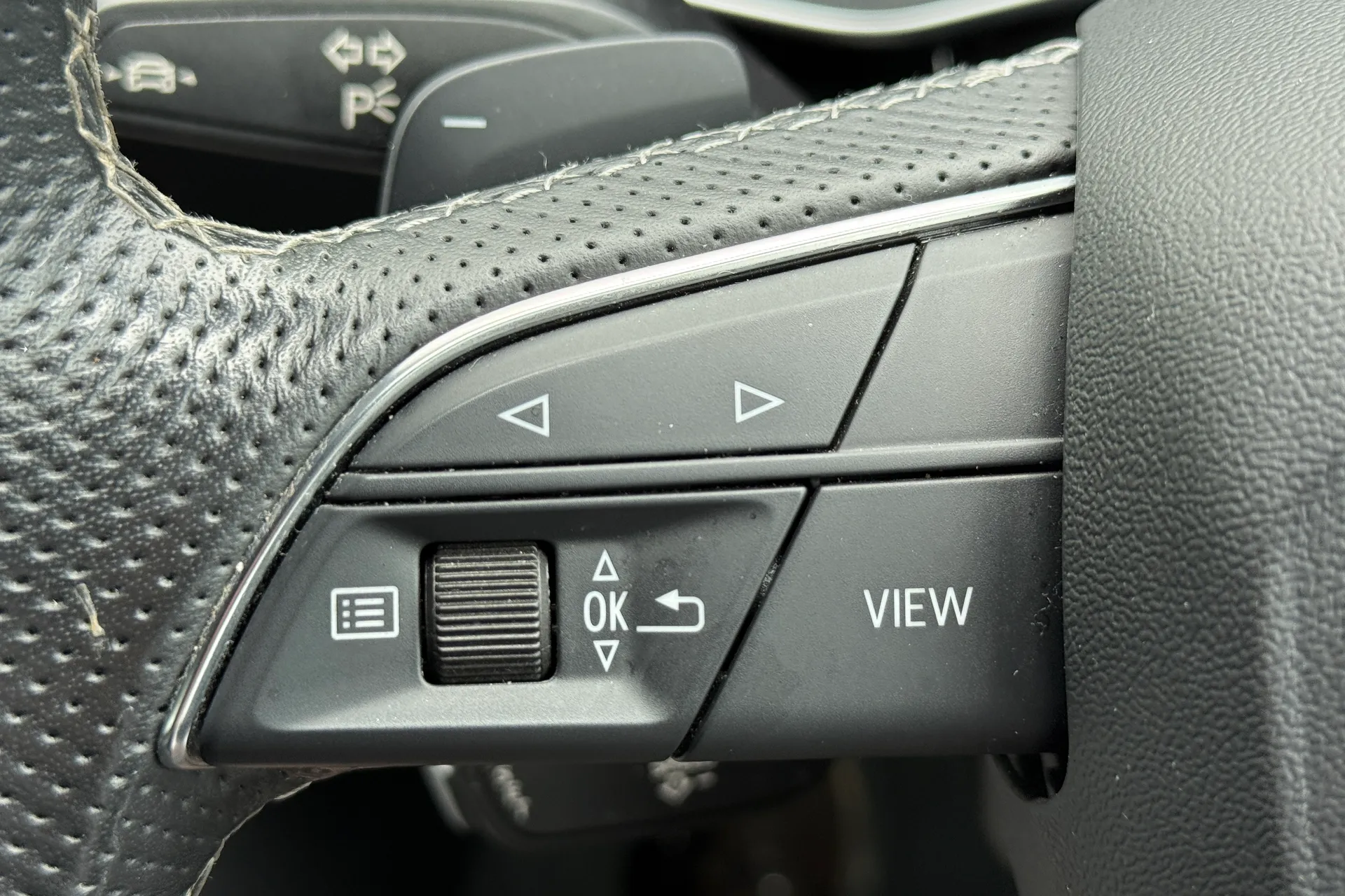 Audi Q7 thumbnail image number 28