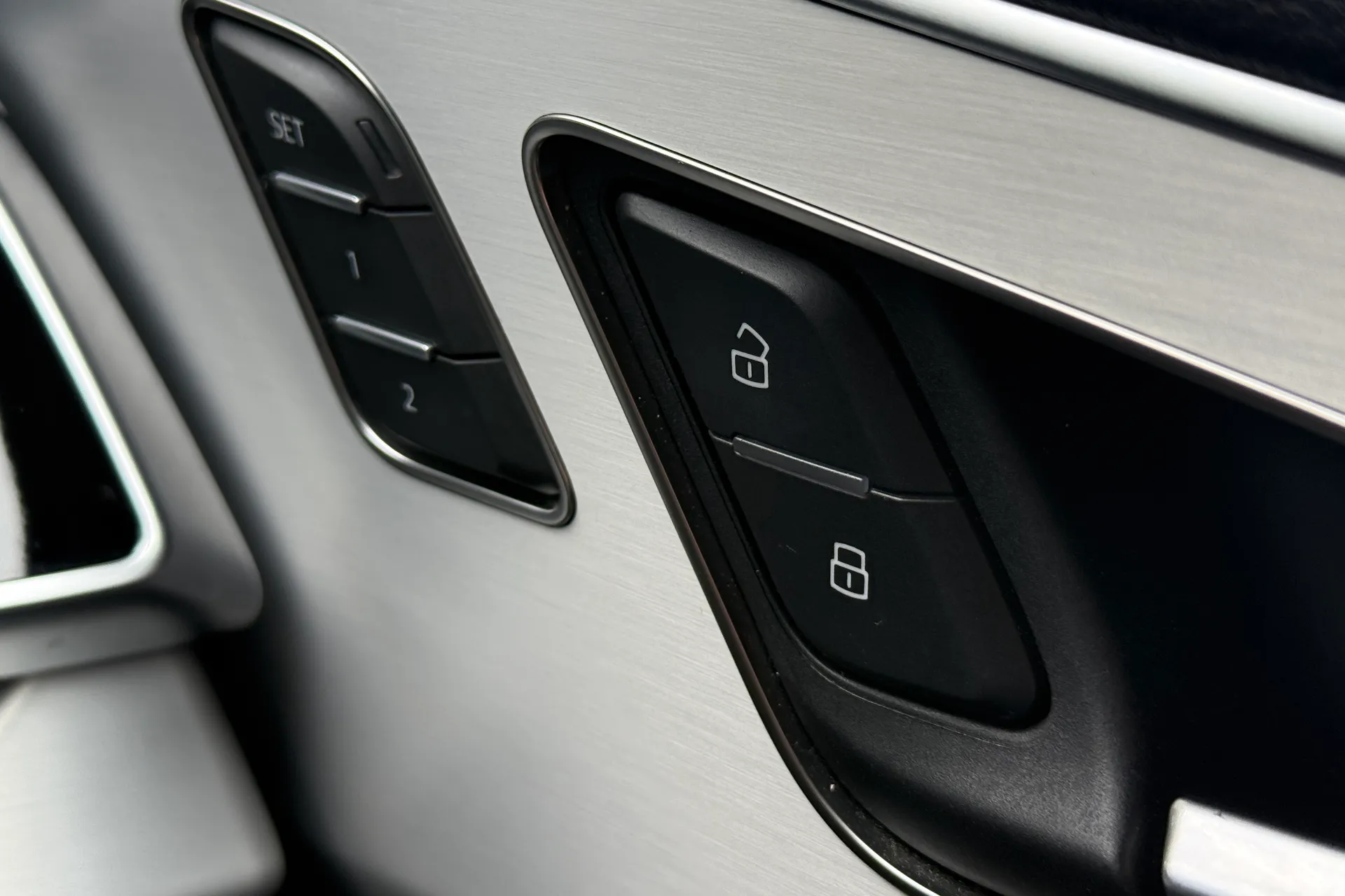 Audi Q7 thumbnail image number 23