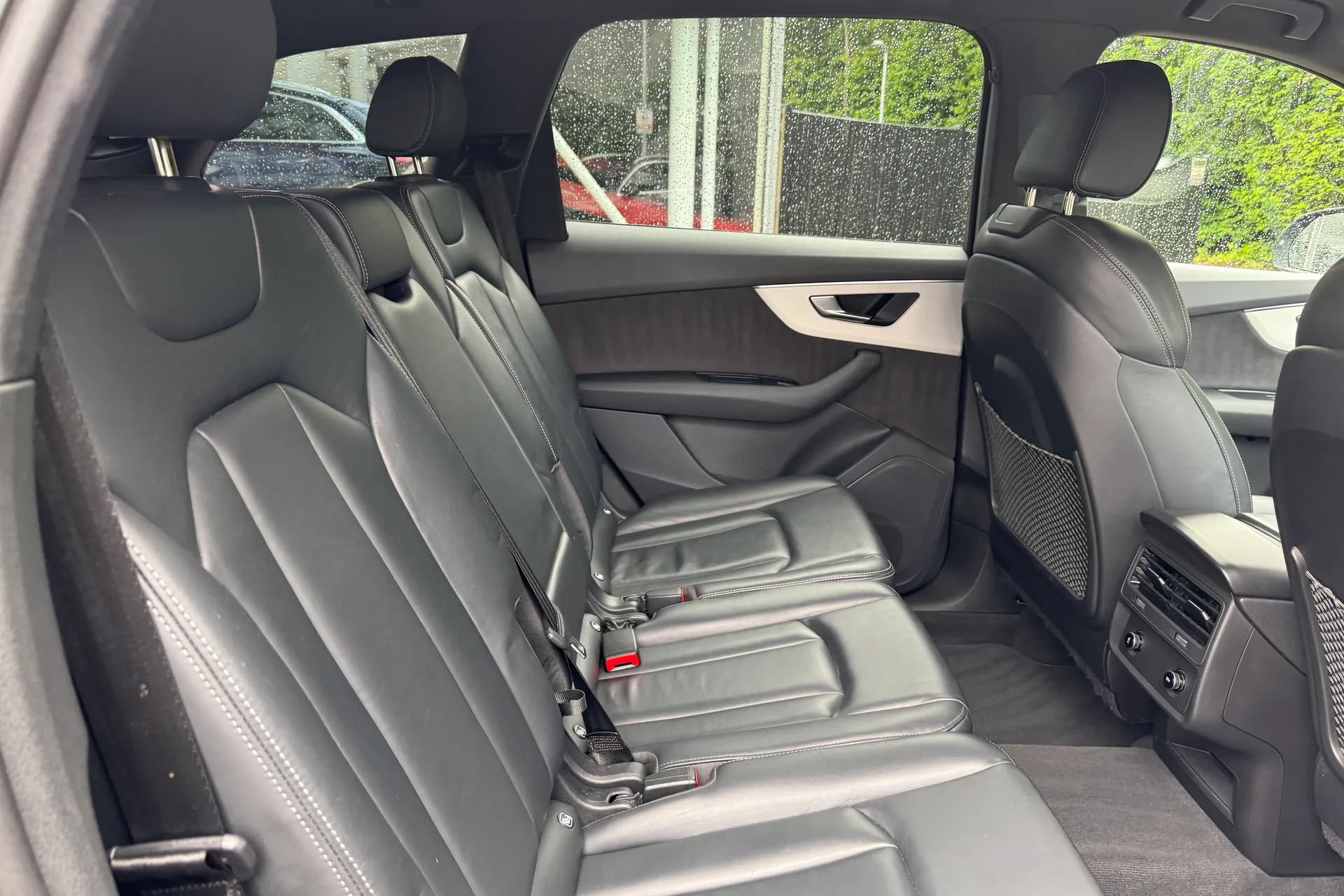 Audi Q7 thumbnail image number 37