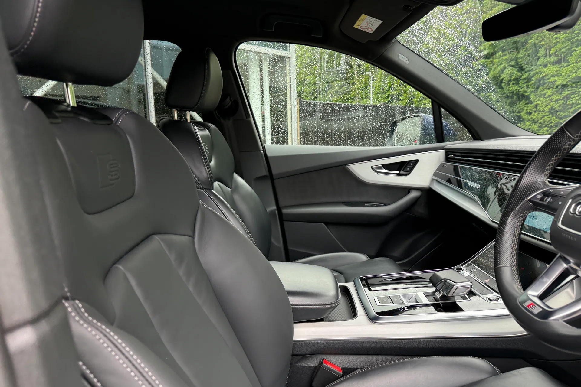 Audi Q7 thumbnail image number 32