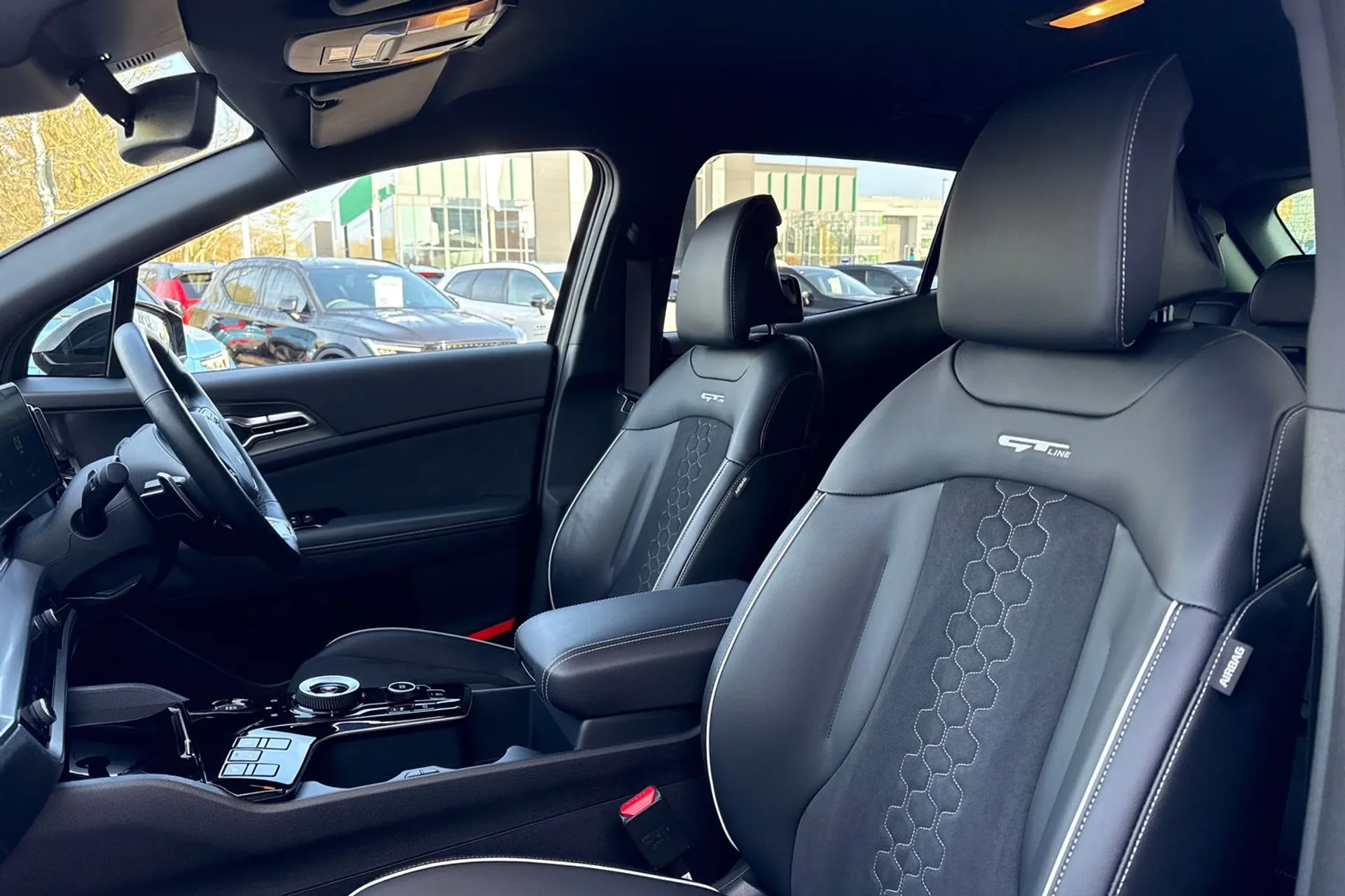 KIA SPORTAGE thumbnail image number 28