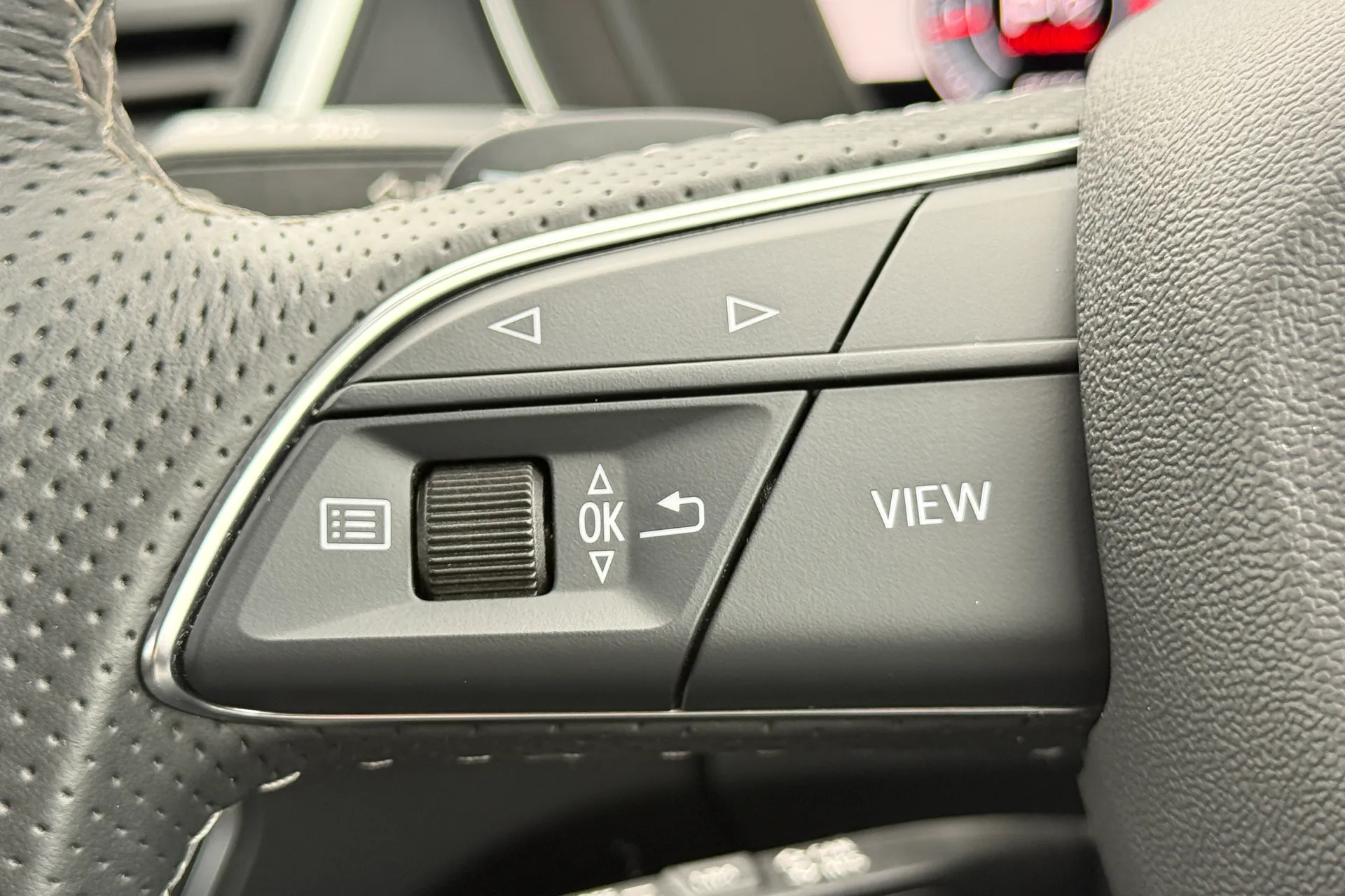 Audi Q5 thumbnail image number 23