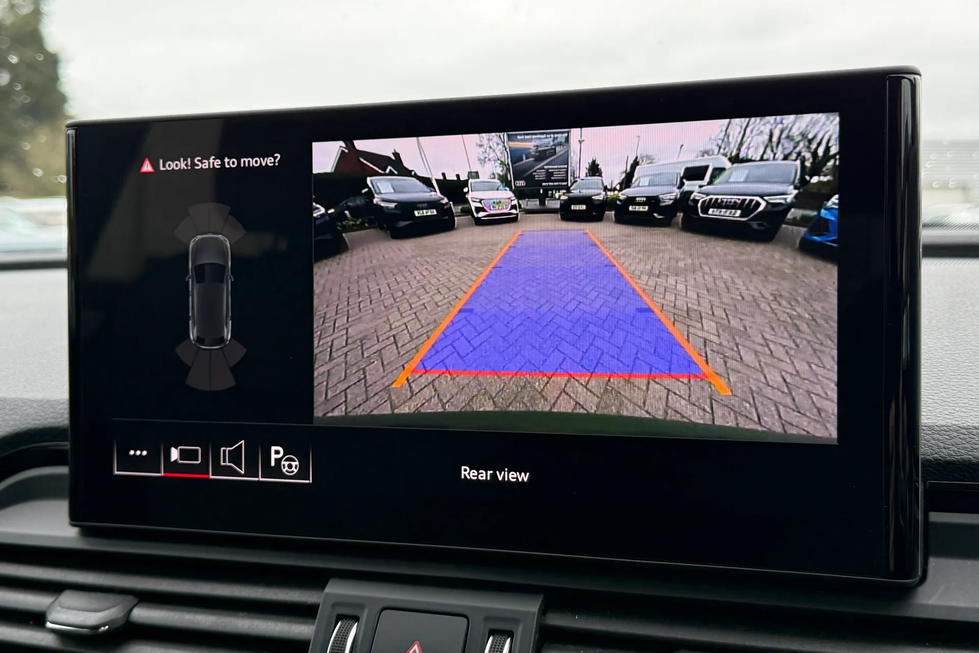 Audi Q5 thumbnail image number 4