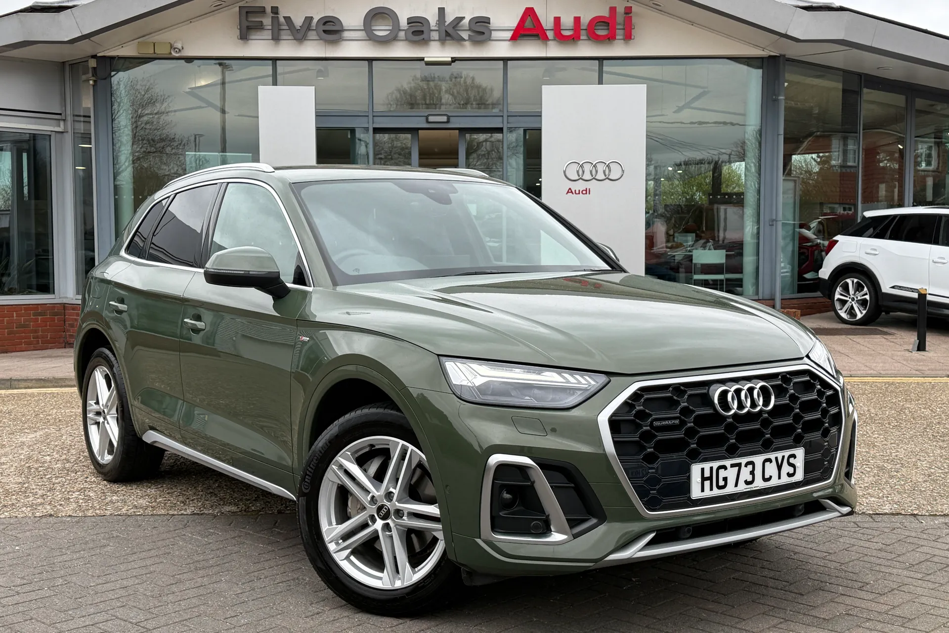 Audi Q5 focused image