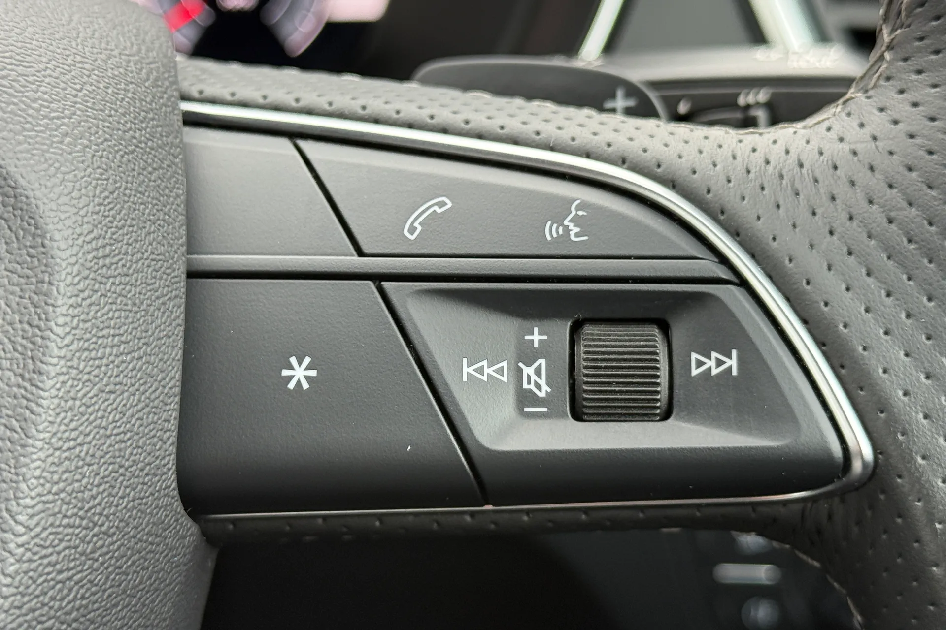 Audi Q5 thumbnail image number 24