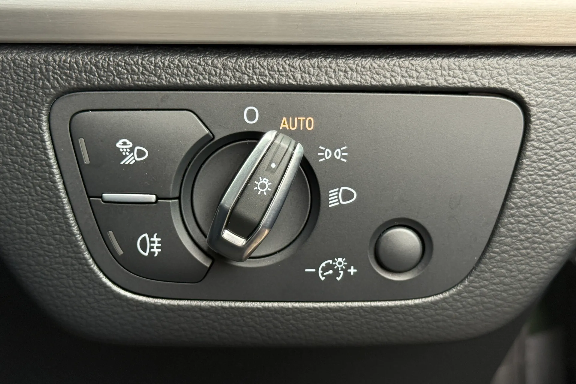 Audi Q5 thumbnail image number 25