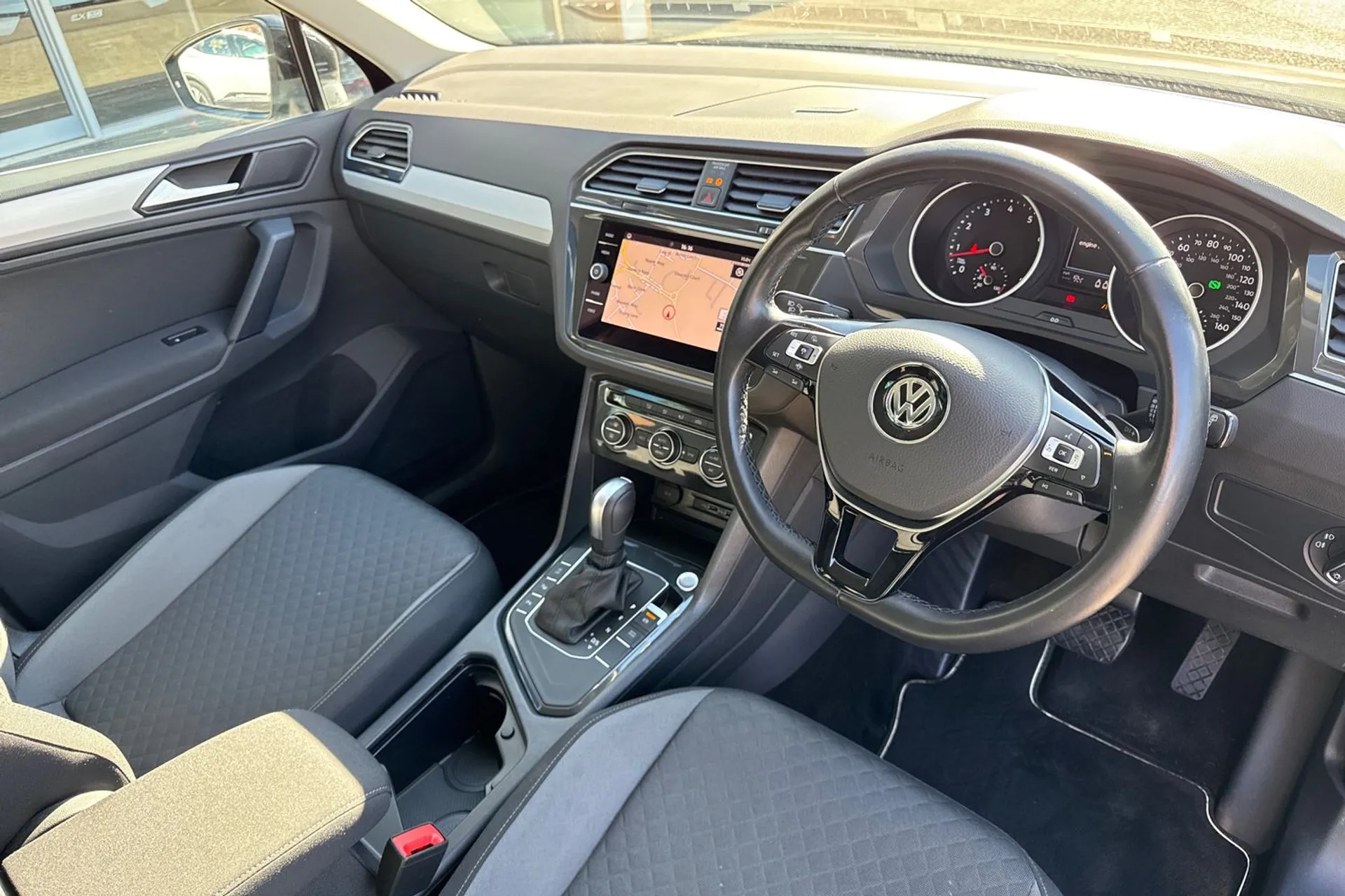 VOLKSWAGEN TIGUAN thumbnail image number 7