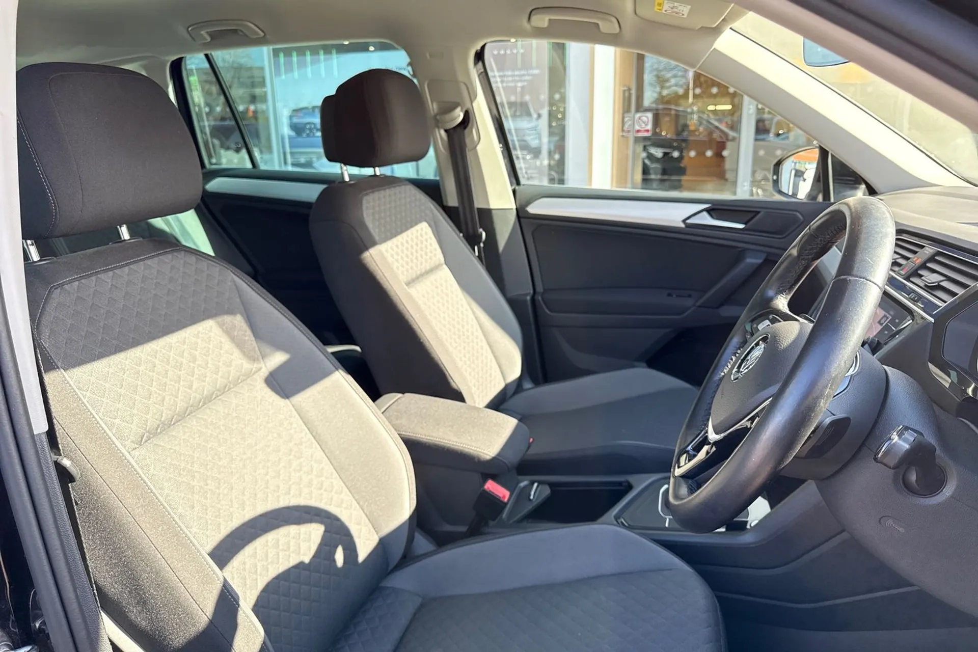 VOLKSWAGEN TIGUAN thumbnail image number 27