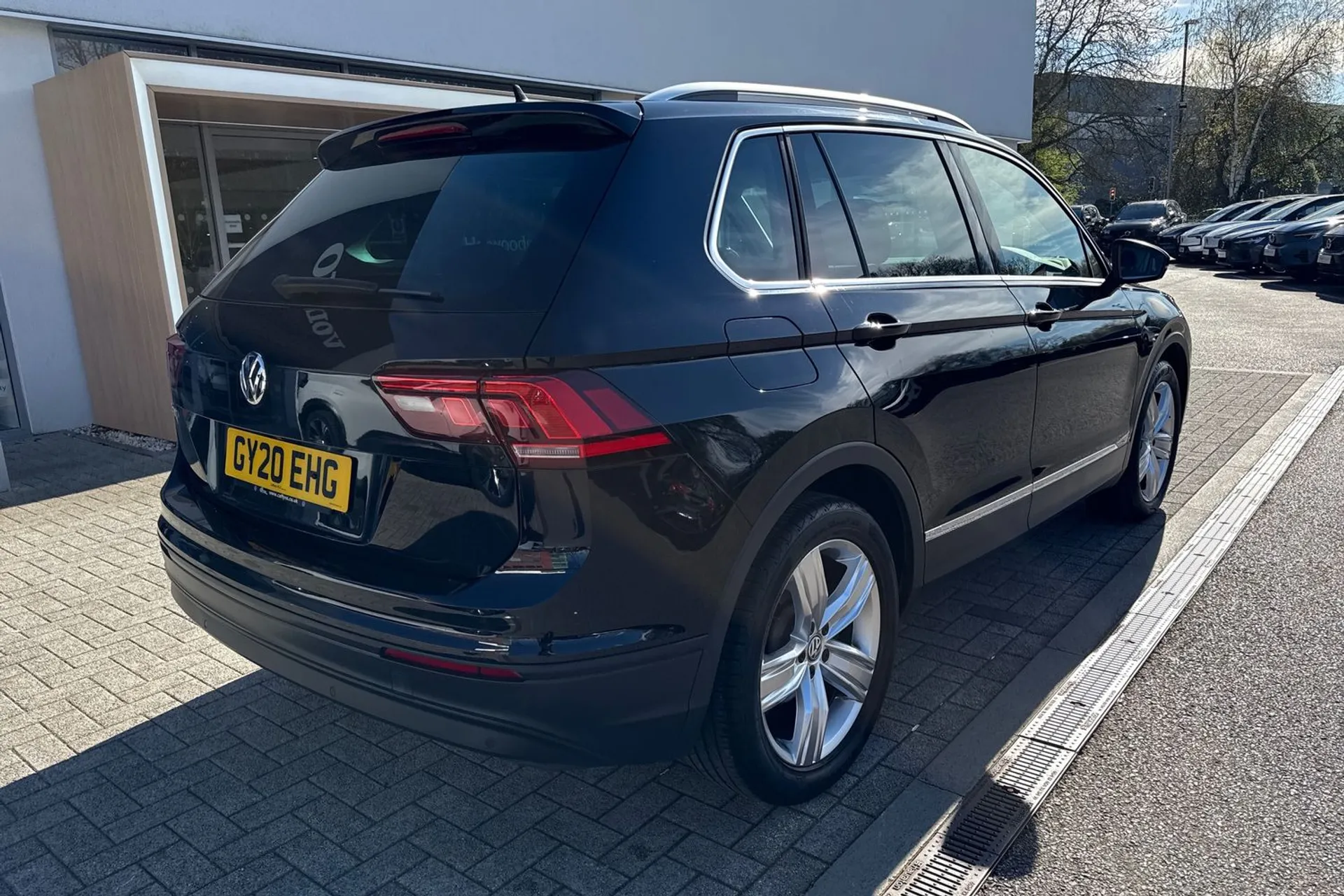 VOLKSWAGEN TIGUAN thumbnail image number 9