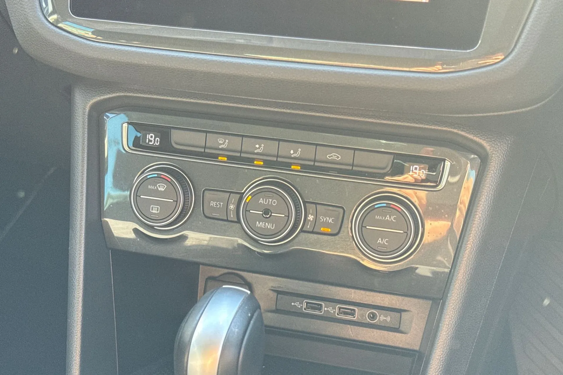 VOLKSWAGEN TIGUAN thumbnail image number 39