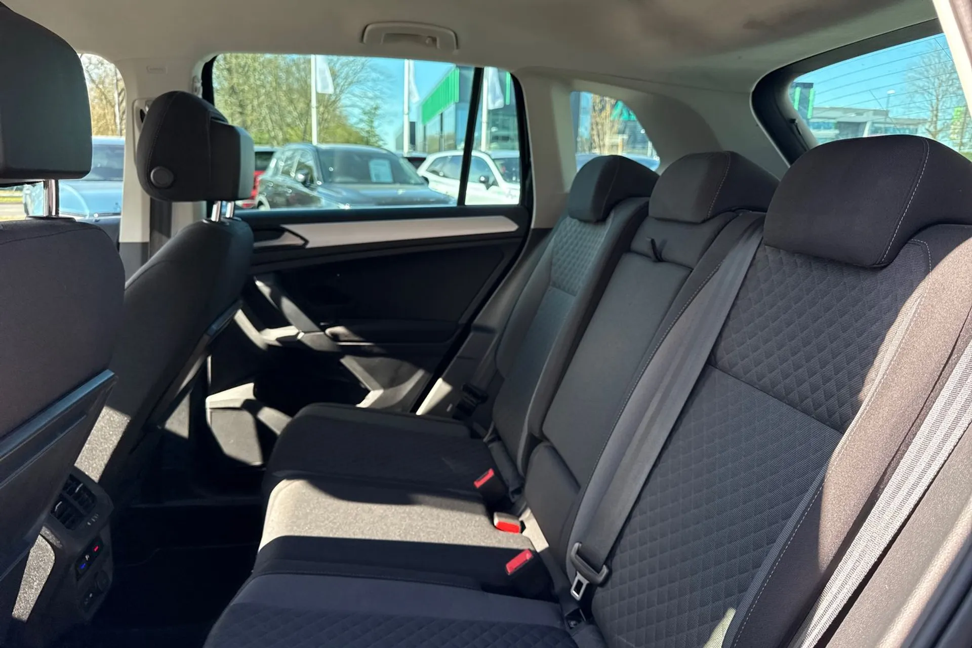 VOLKSWAGEN TIGUAN thumbnail image number 31