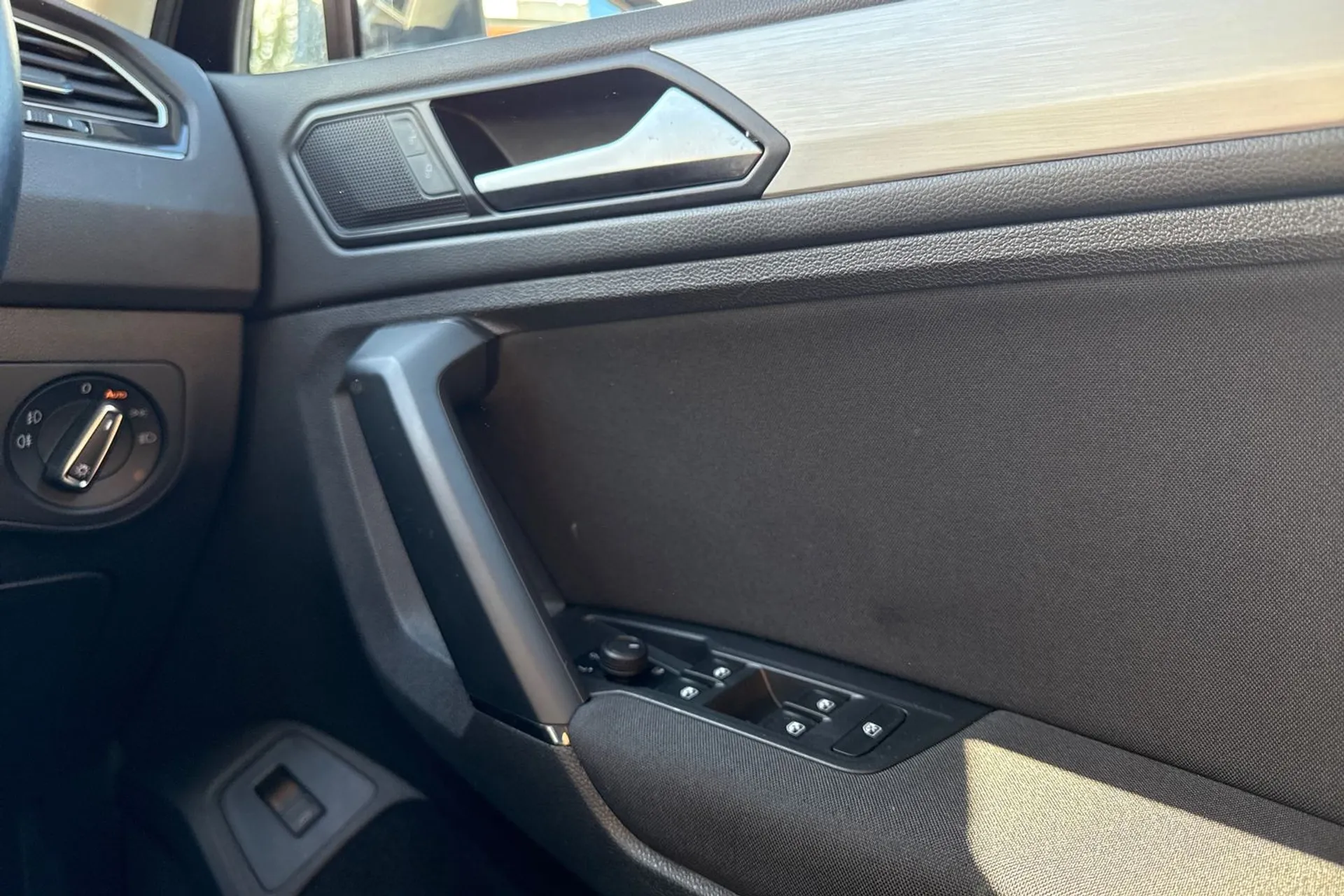 VOLKSWAGEN TIGUAN thumbnail image number 41