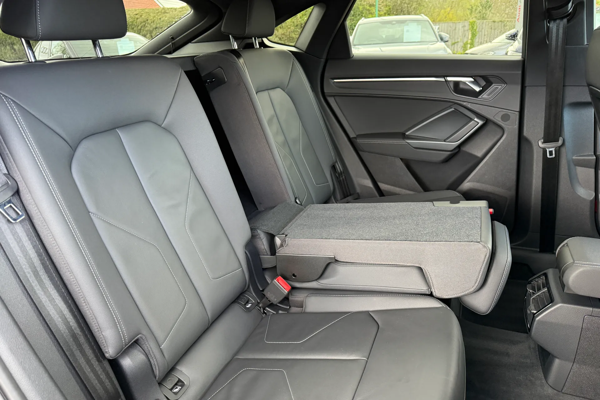 Audi Q3 thumbnail image number 46