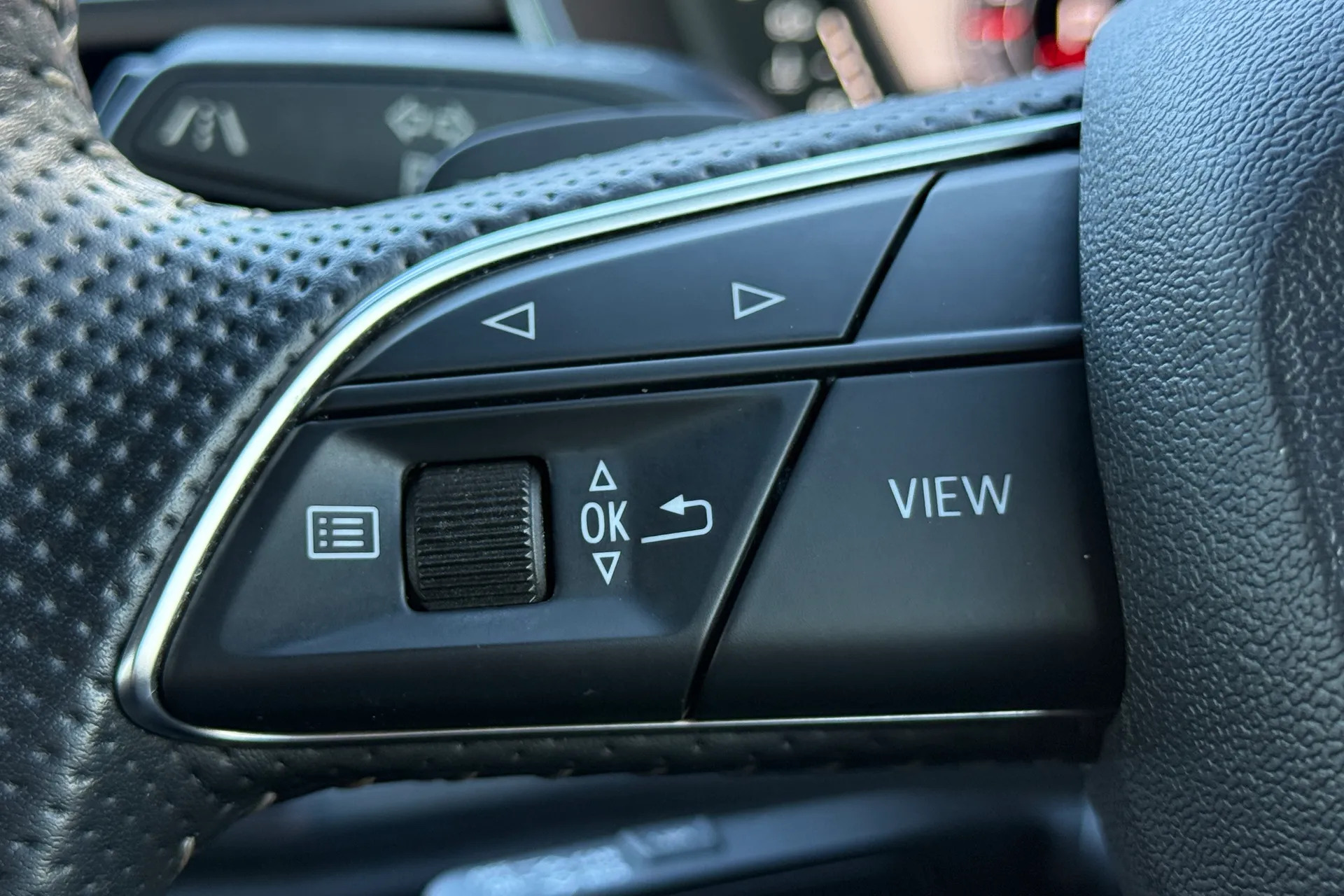 Audi Q3 thumbnail image number 20