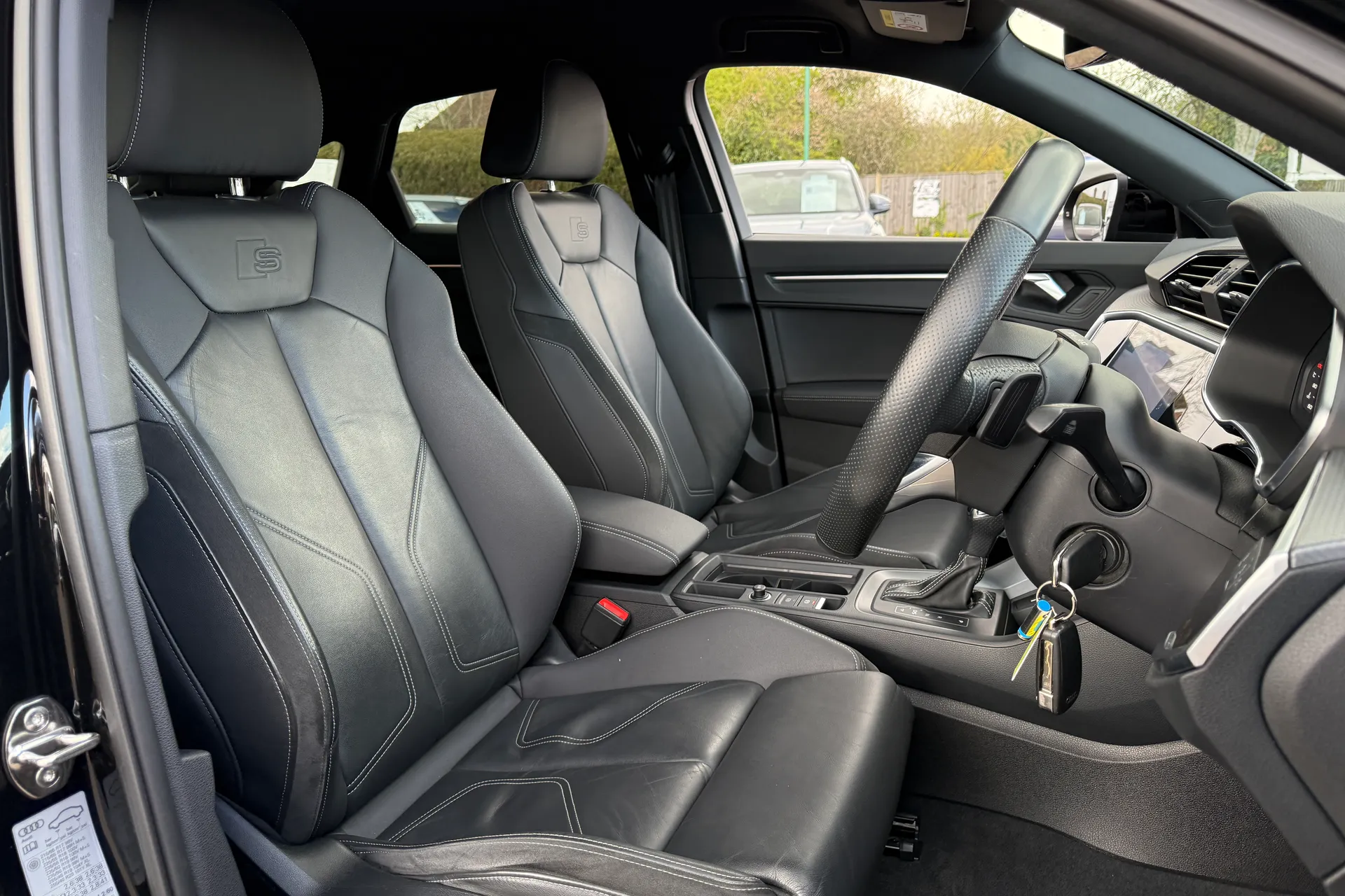Audi Q3 thumbnail image number 26