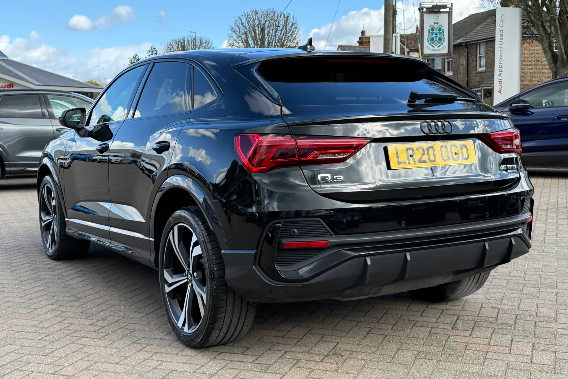 Audi Q3 thumbnail image number 33
