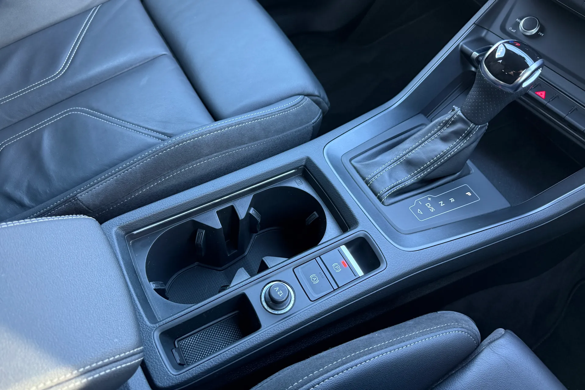 Audi Q3 thumbnail image number 38