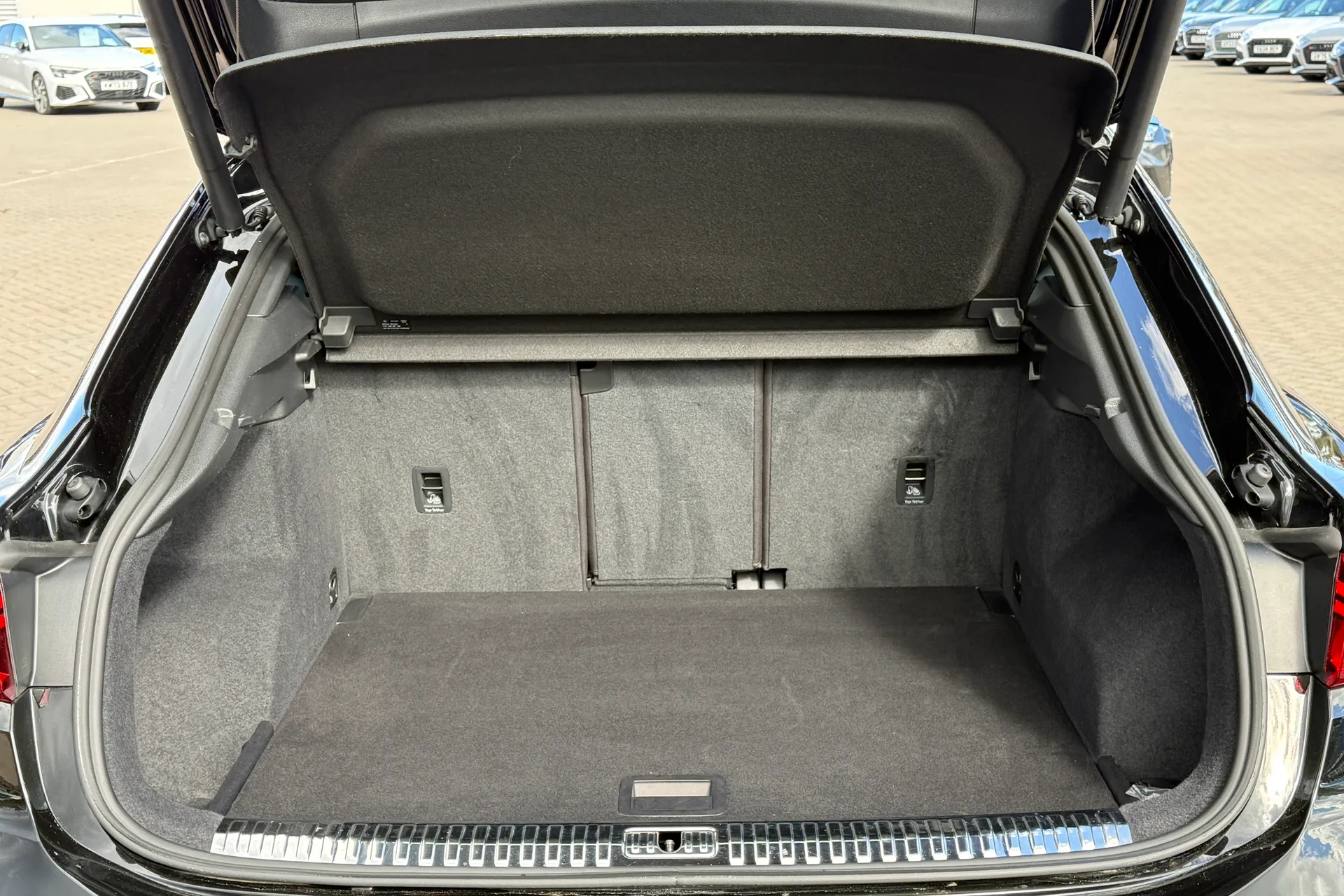 Audi Q3 thumbnail image number 34