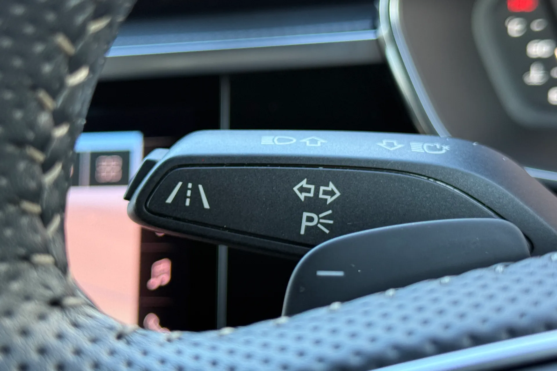 Audi Q3 thumbnail image number 17