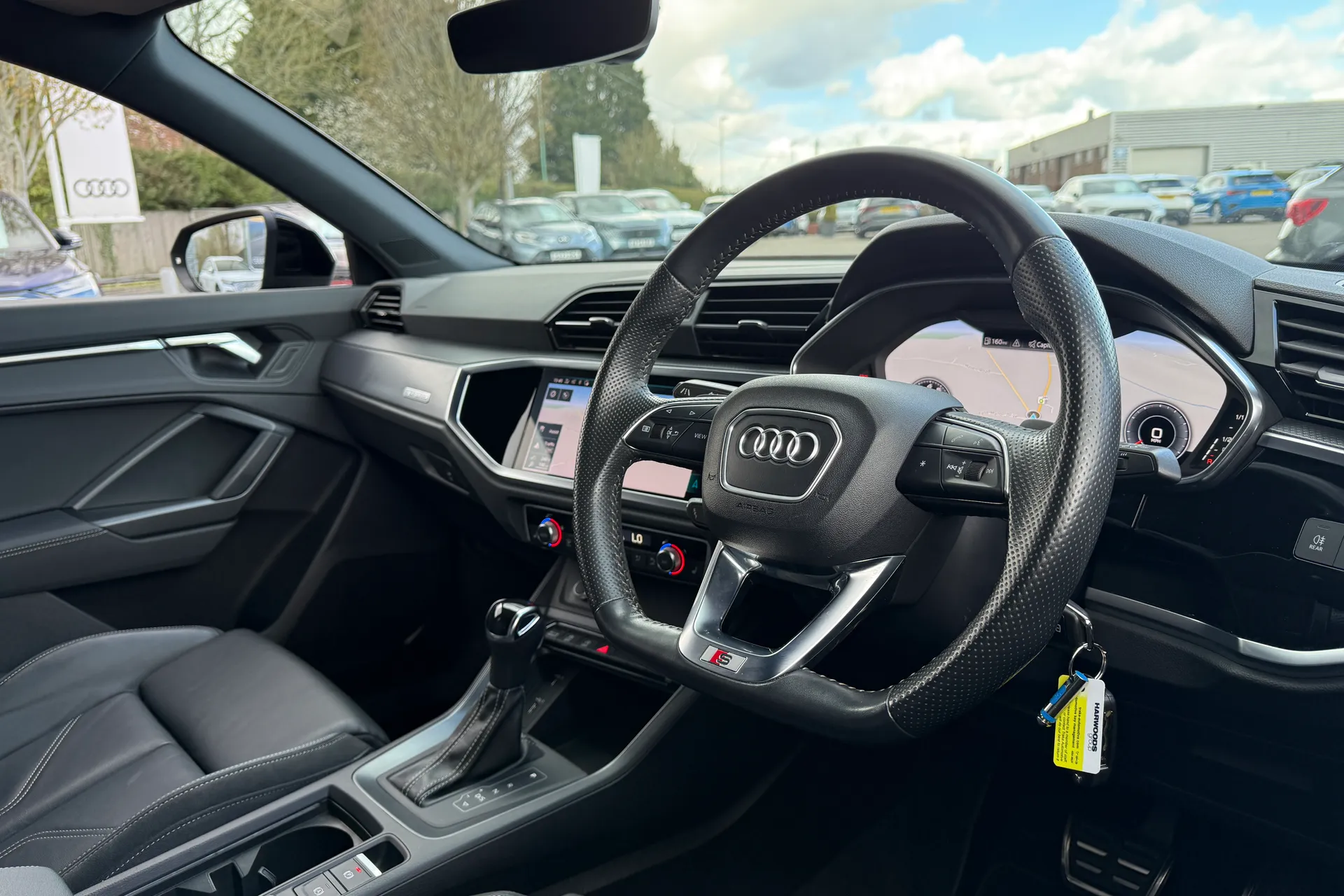 Audi Q3 thumbnail image number 27
