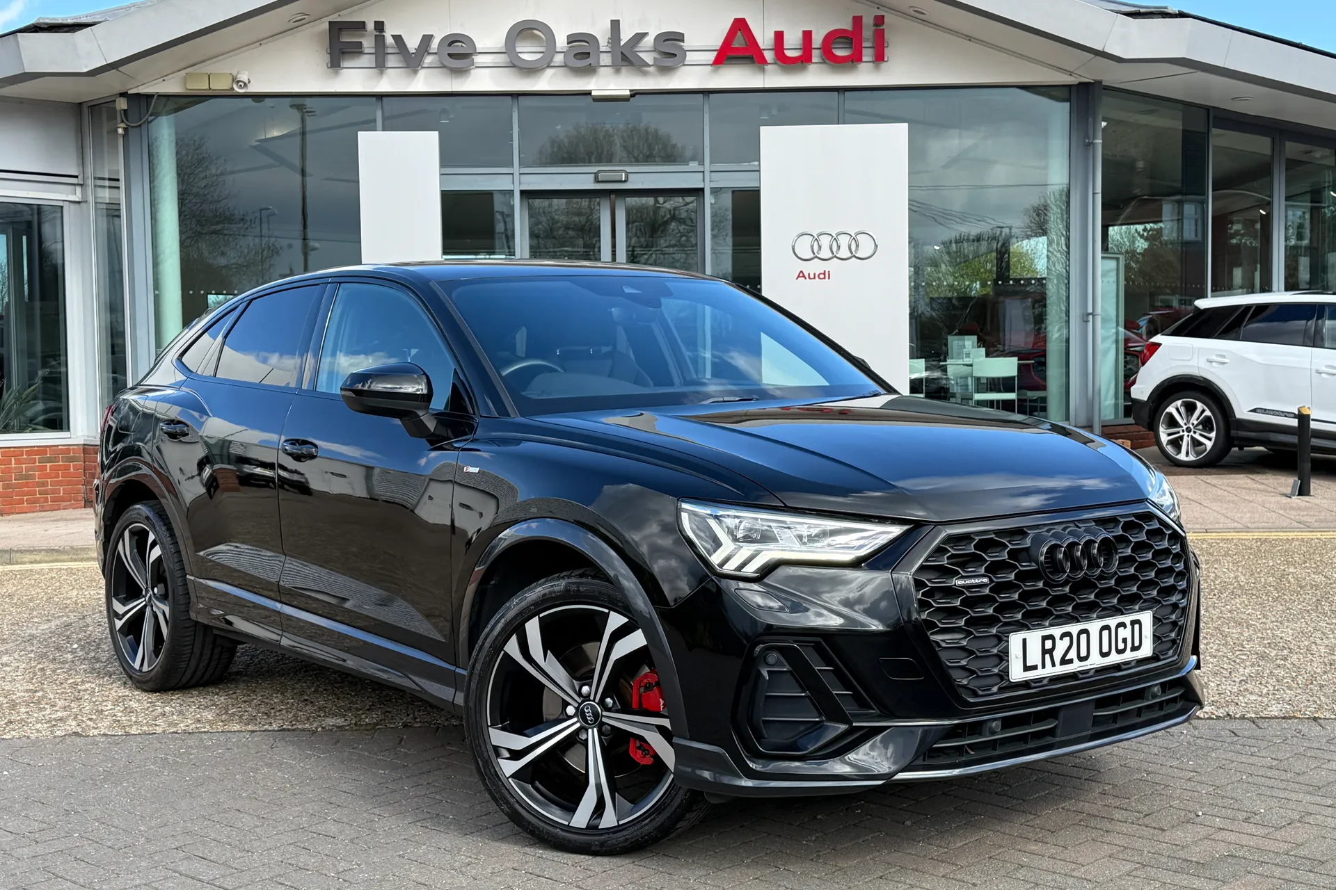 Audi Q3 focused image