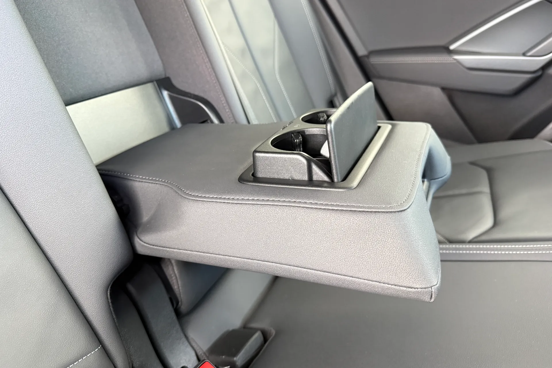 Audi Q3 thumbnail image number 45