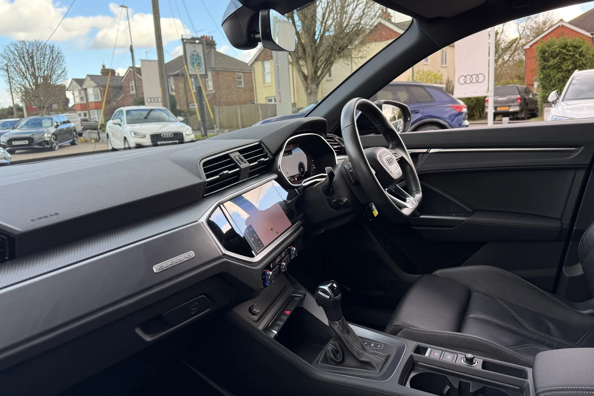 Audi Q3 thumbnail image number 28