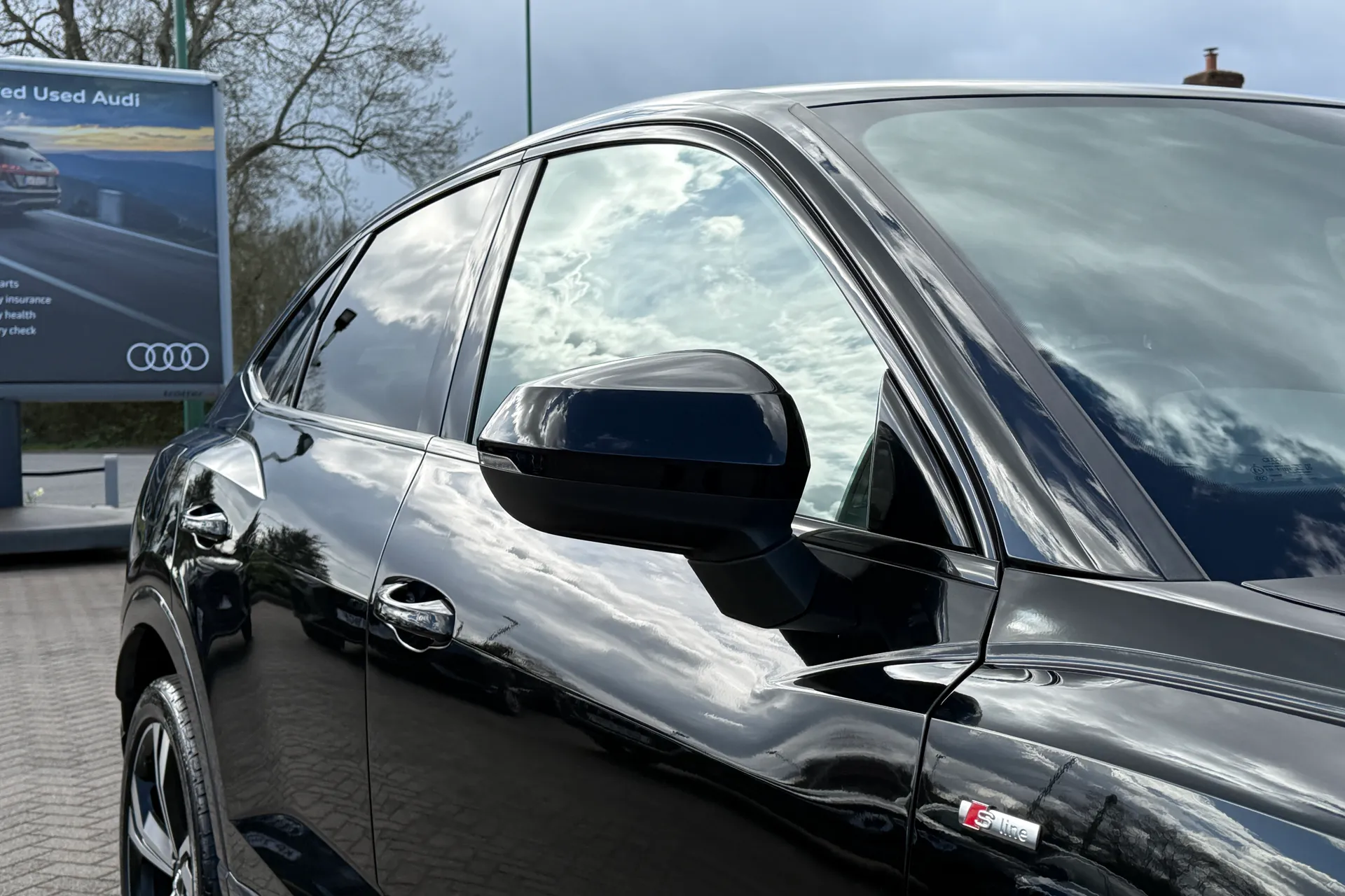 Audi Q3 thumbnail image number 48