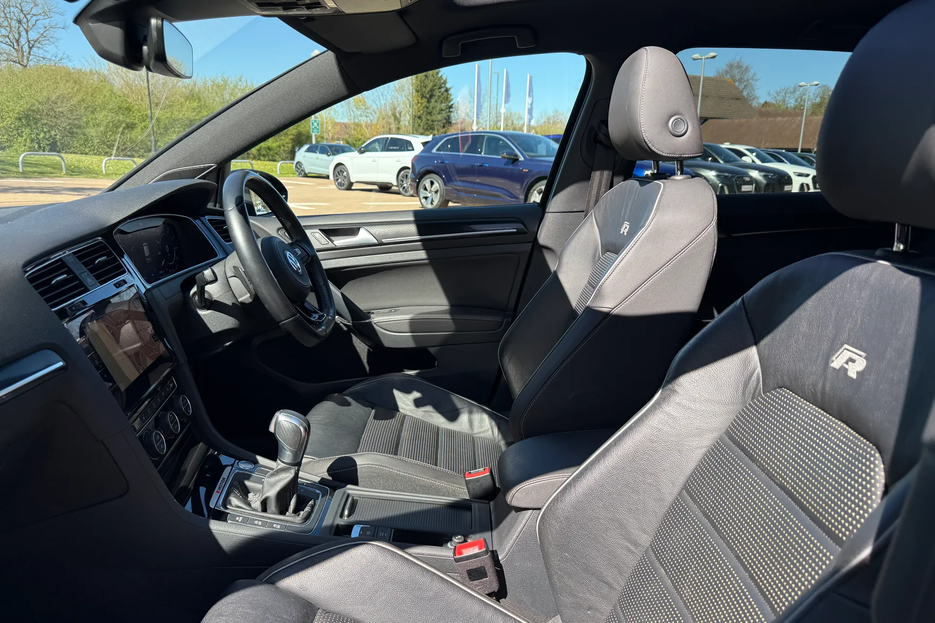 VOLKSWAGEN GOLF thumbnail image number 52