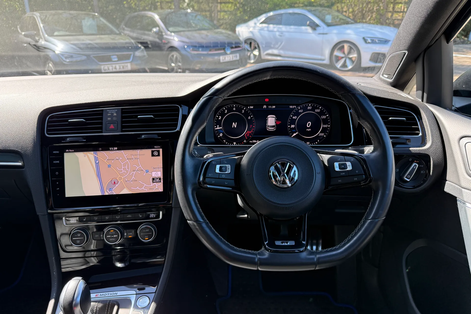 VOLKSWAGEN GOLF thumbnail image number 37