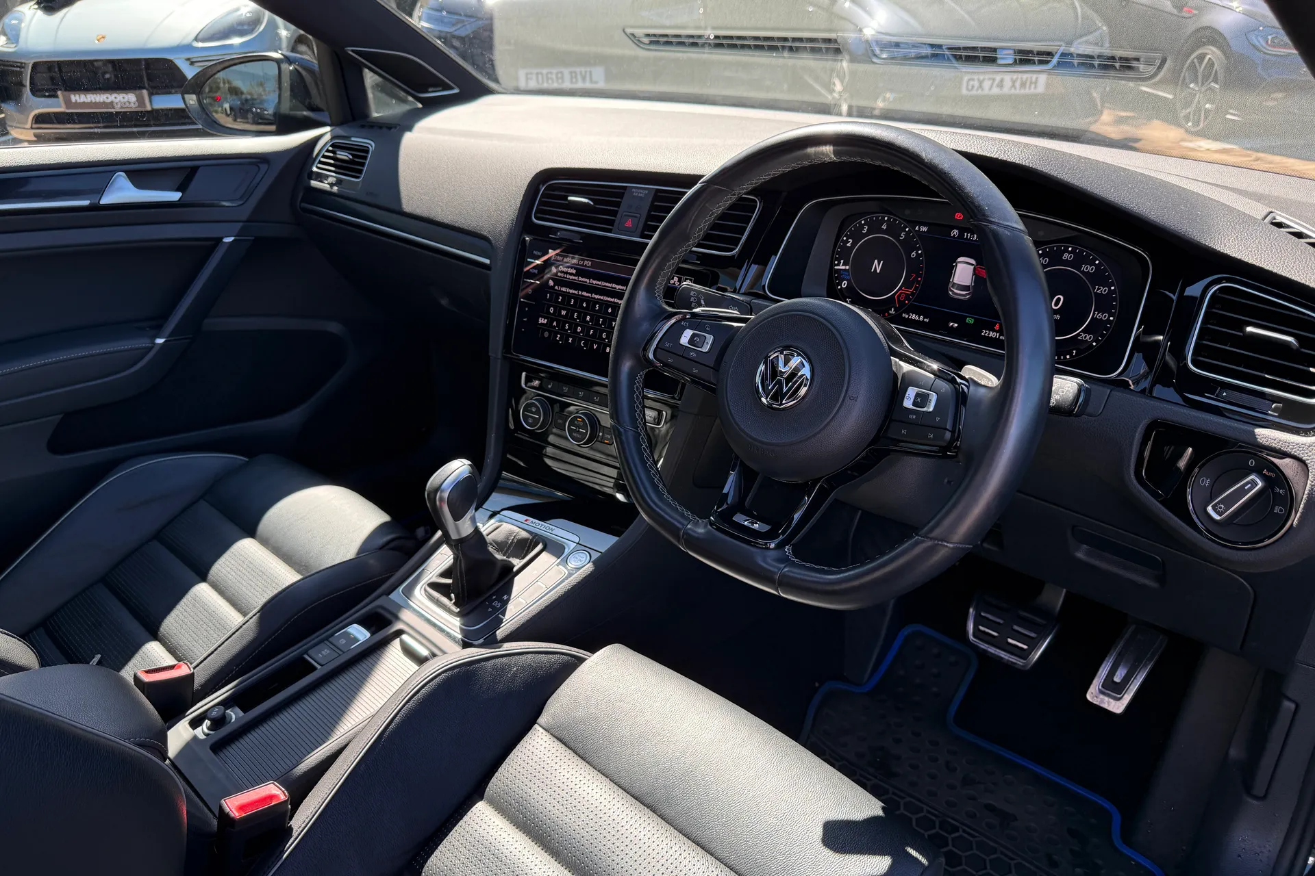 VOLKSWAGEN GOLF thumbnail image number 24