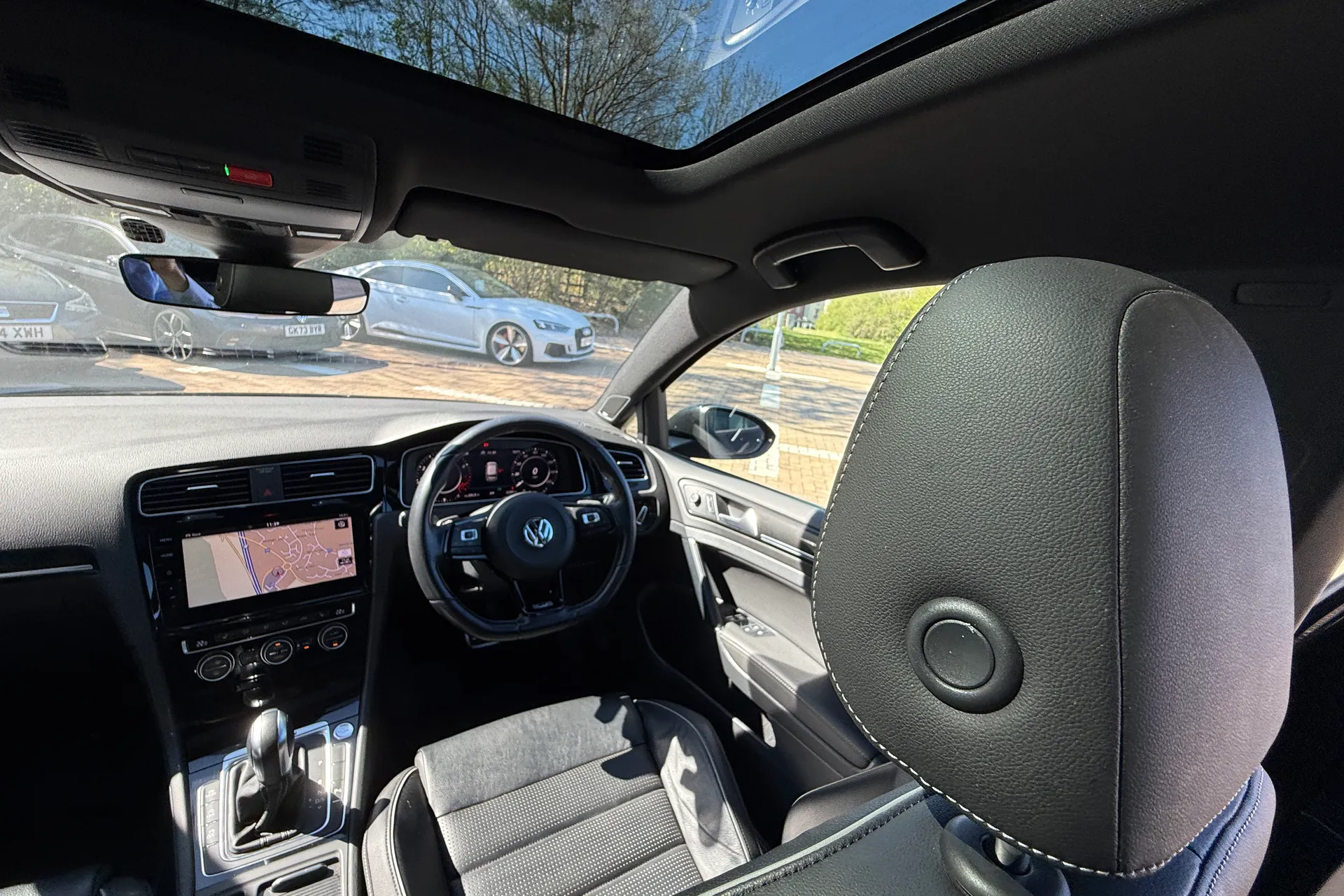 VOLKSWAGEN GOLF thumbnail image number 35