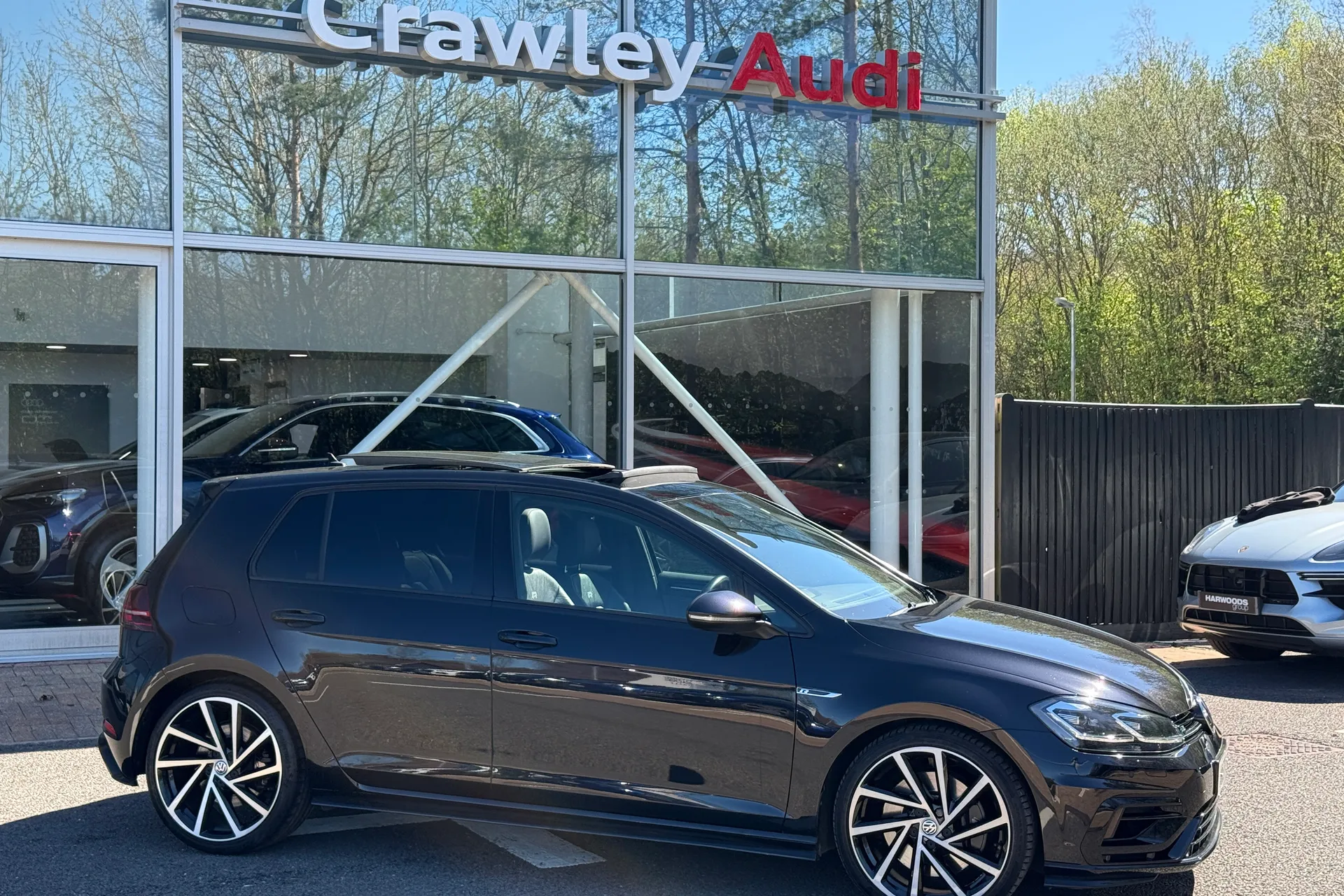 VOLKSWAGEN GOLF thumbnail image number 2