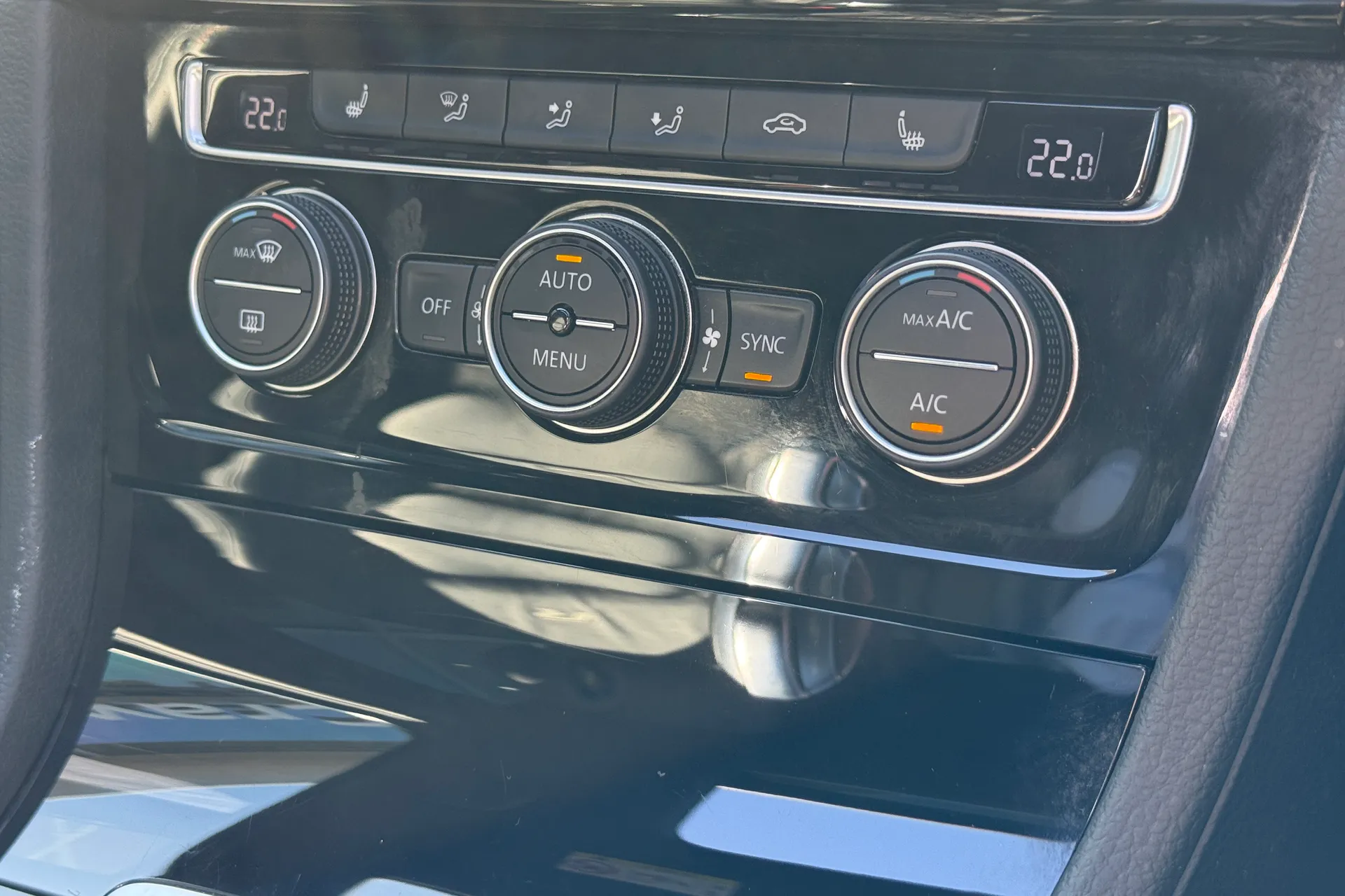 VOLKSWAGEN GOLF thumbnail image number 16