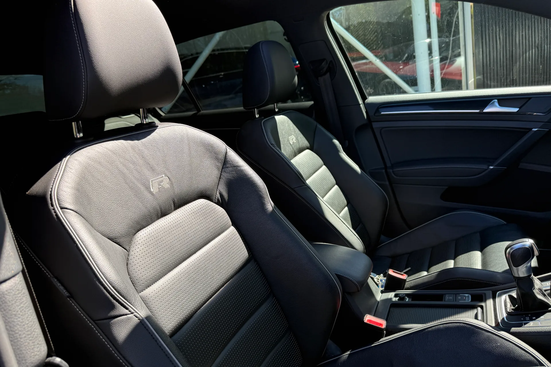 VOLKSWAGEN GOLF thumbnail image number 25
