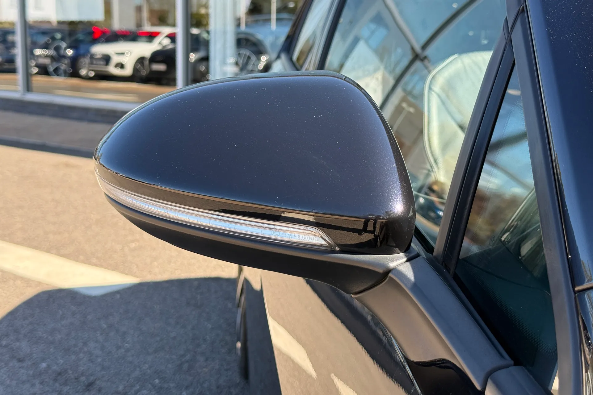 VOLKSWAGEN GOLF thumbnail image number 8