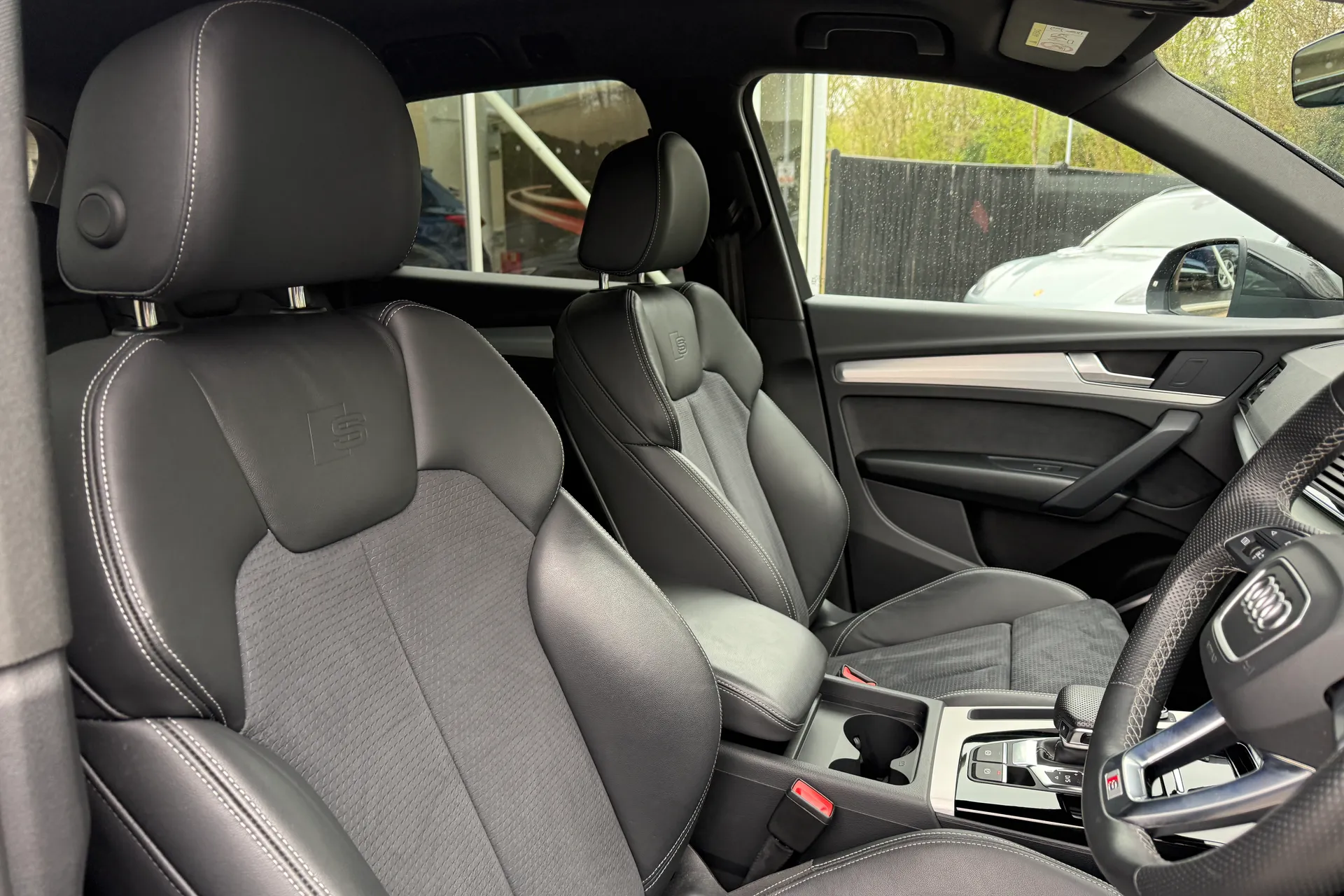 Audi Q5 thumbnail image number 23