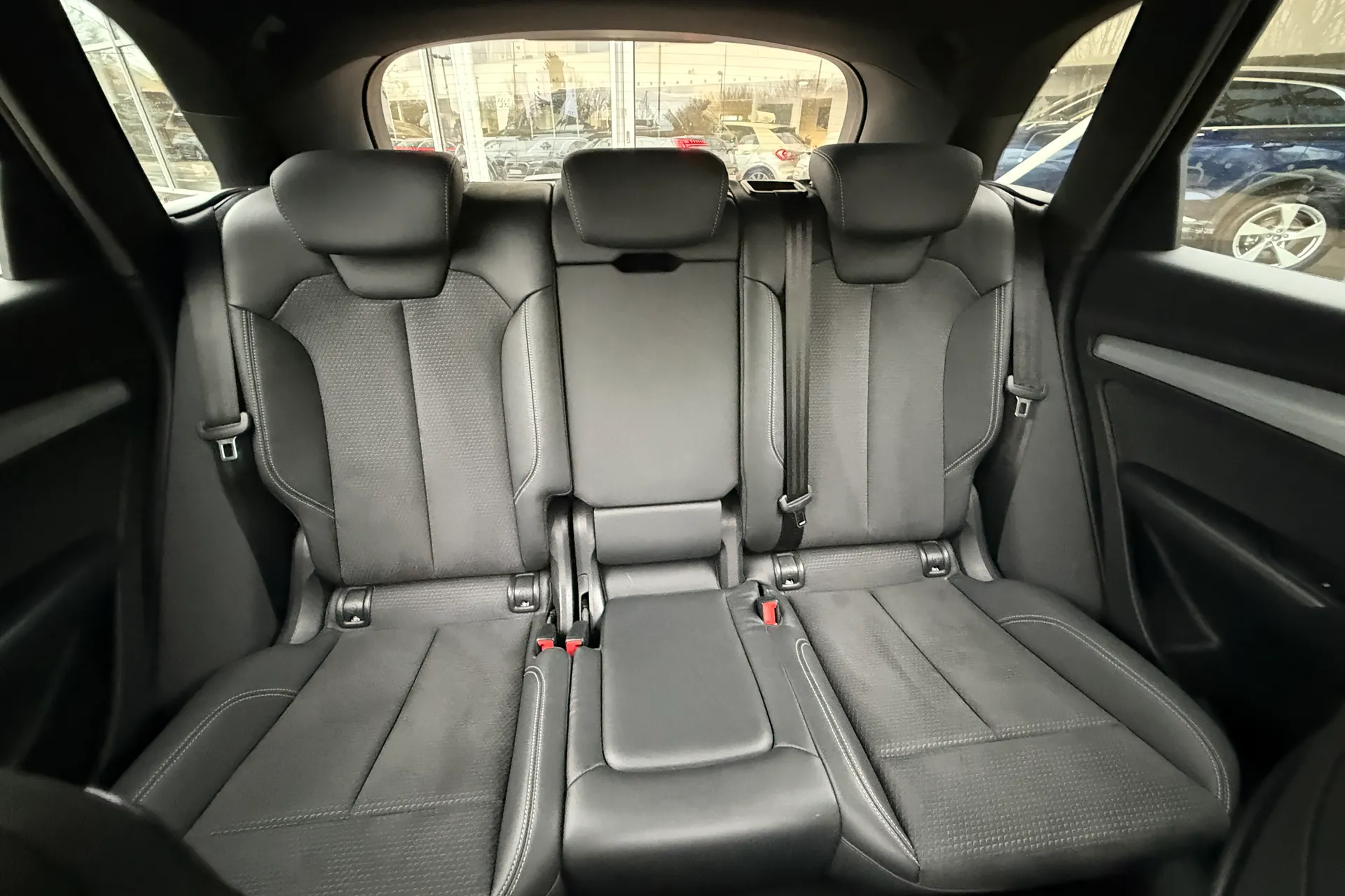 Audi Q5 thumbnail image number 36