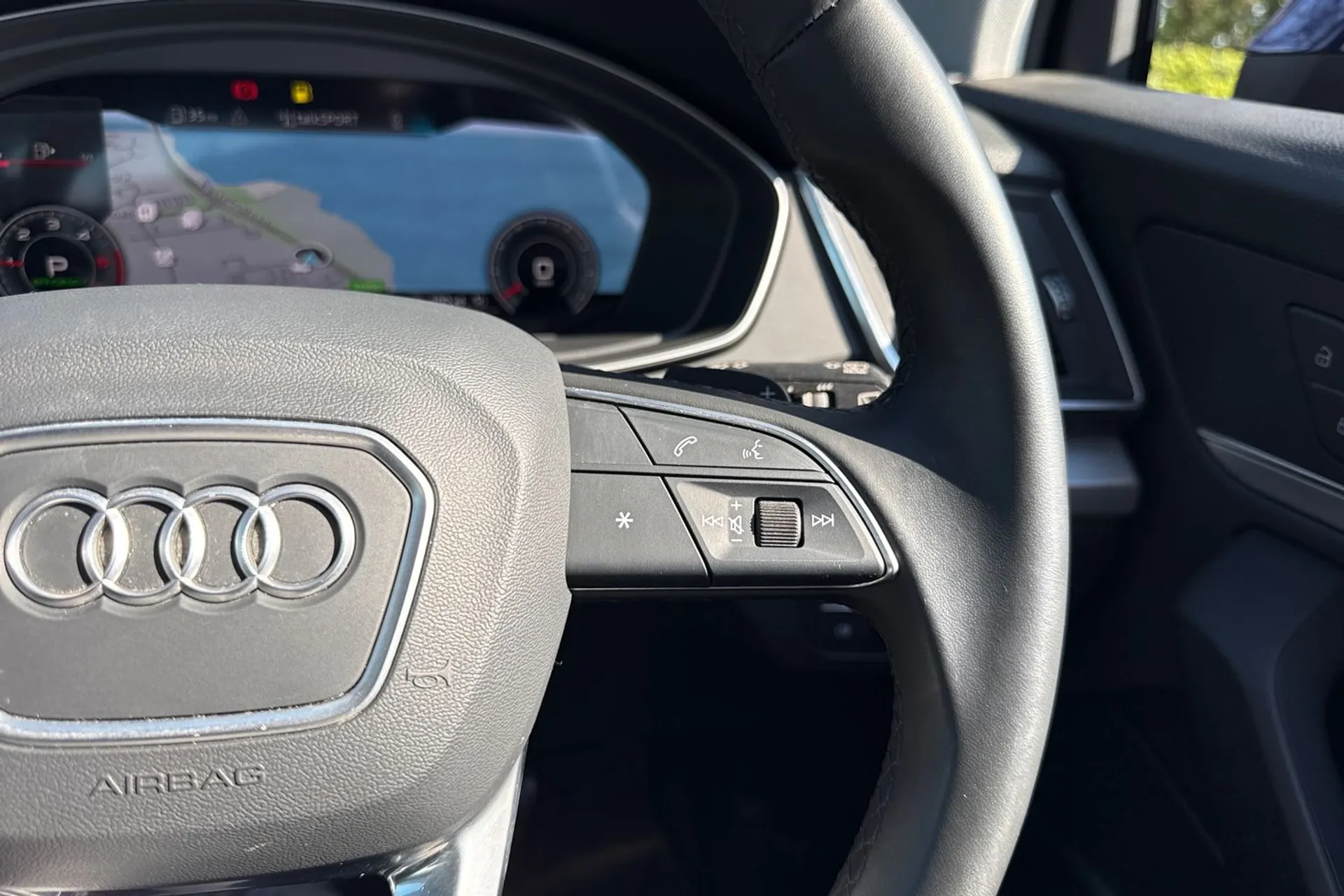 Audi Q5 thumbnail image number 31