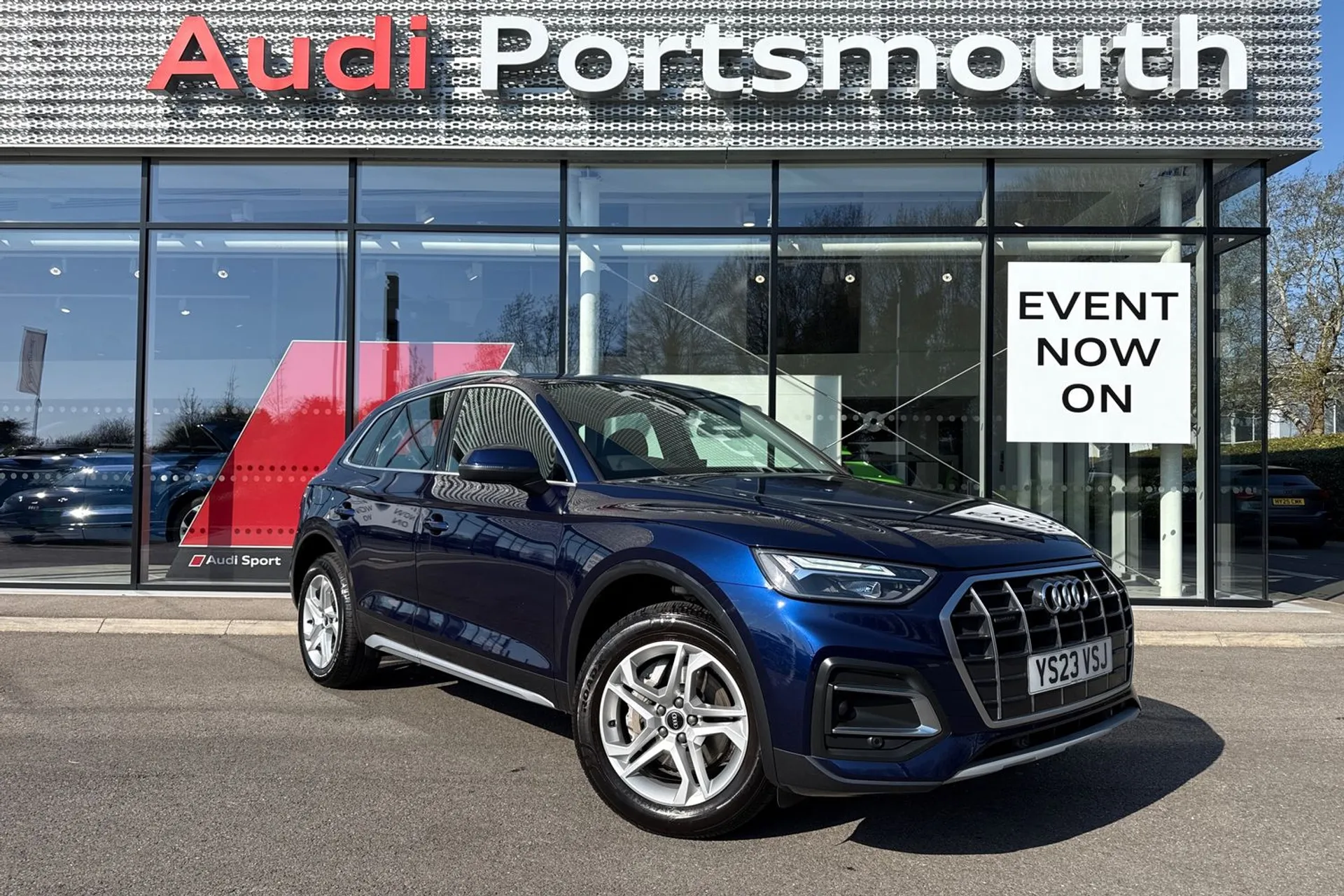 Audi Q5 focused image