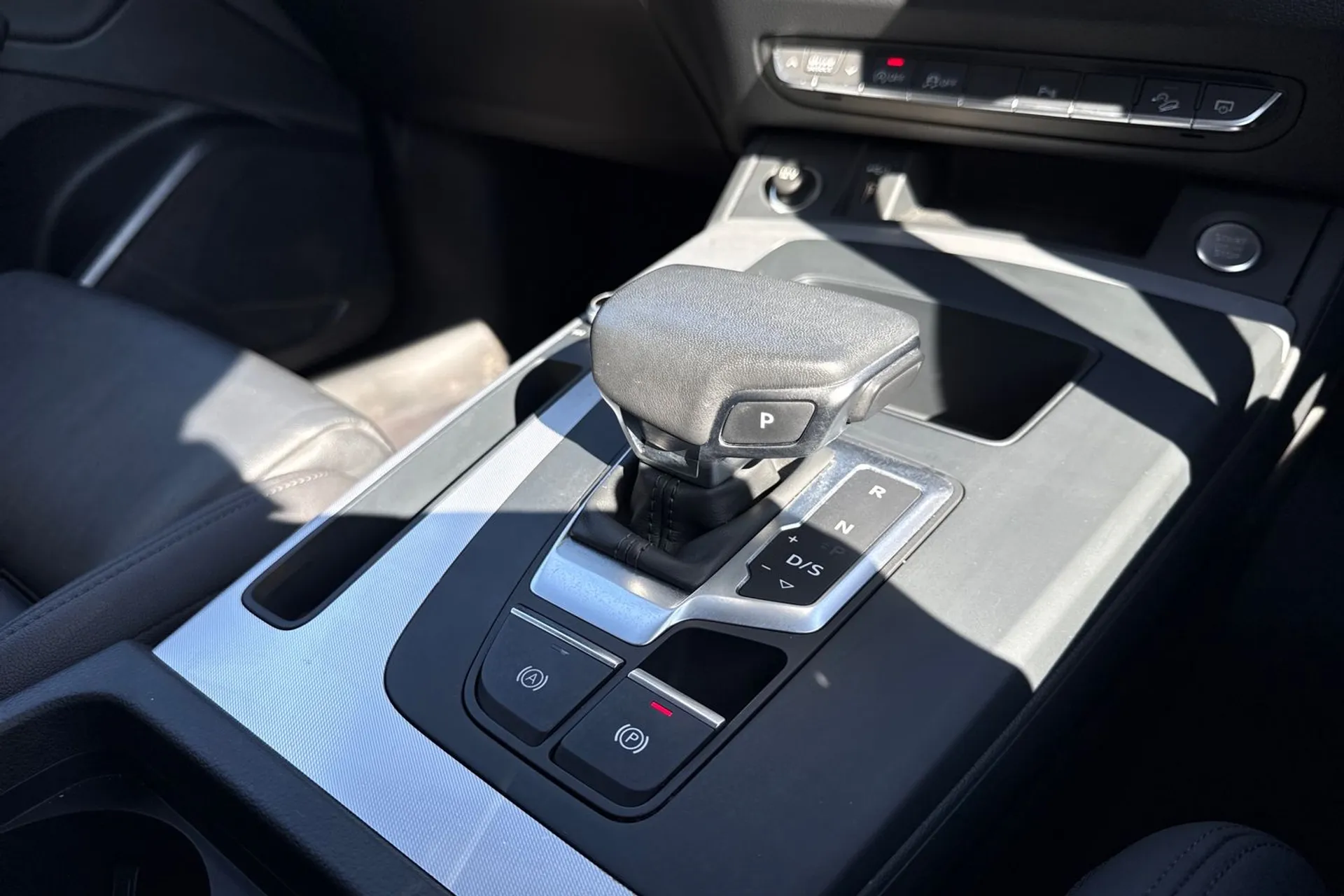 Audi Q5 thumbnail image number 10