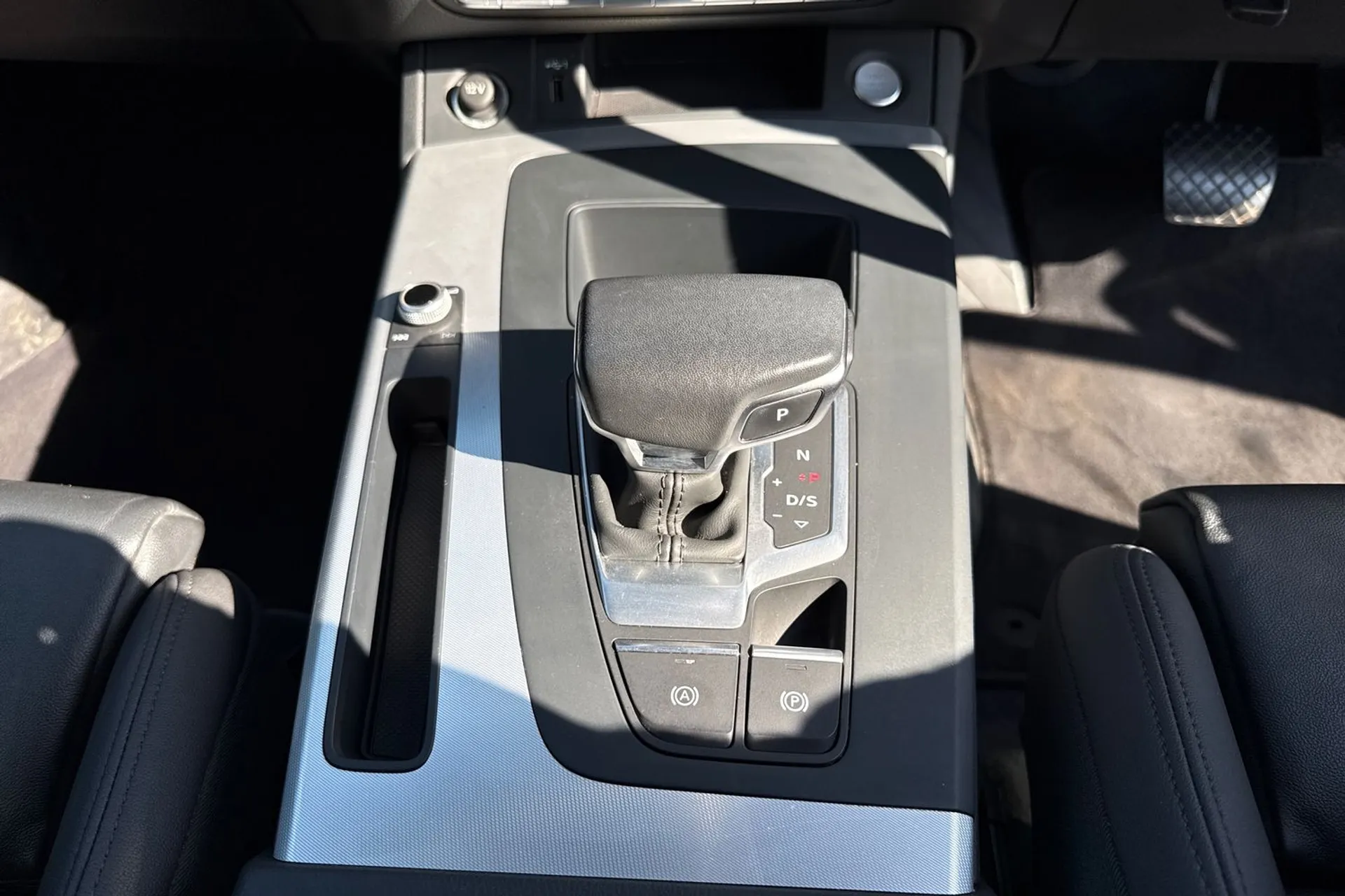 Audi Q5 thumbnail image number 42