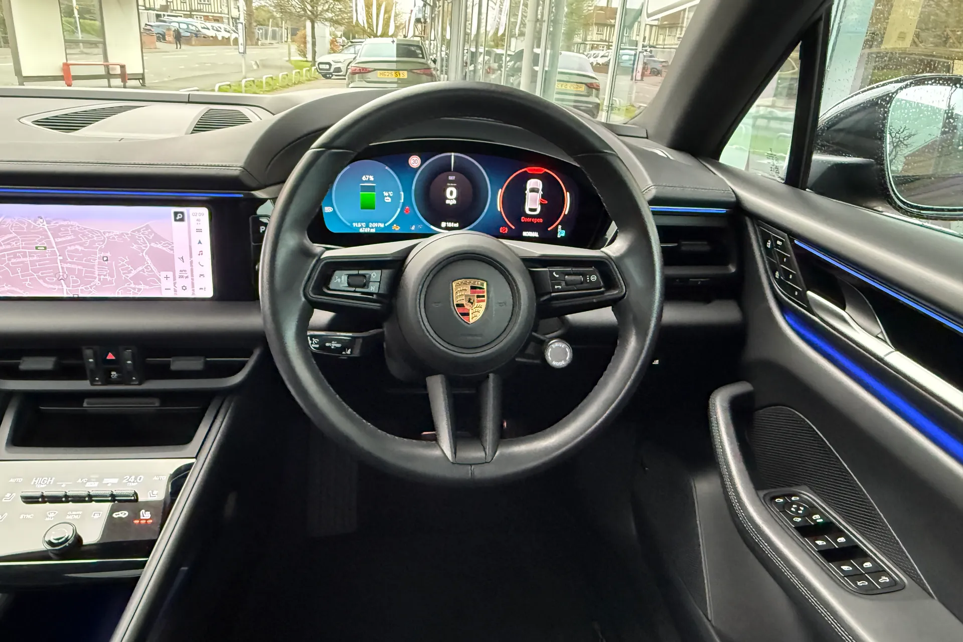 Porsche MACAN thumbnail image number 39