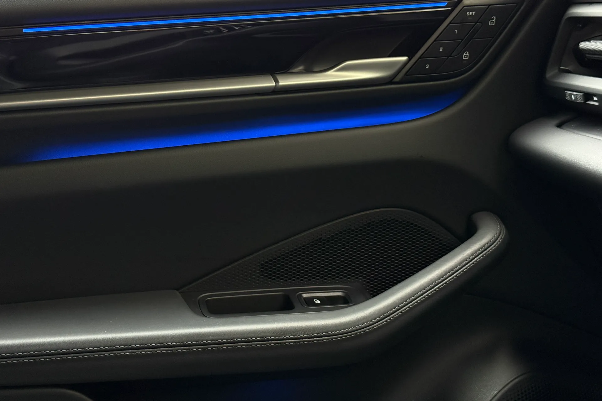 Porsche MACAN thumbnail image number 28
