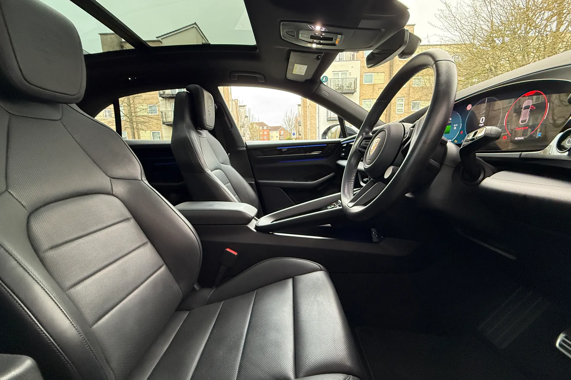 Porsche MACAN thumbnail image number 32