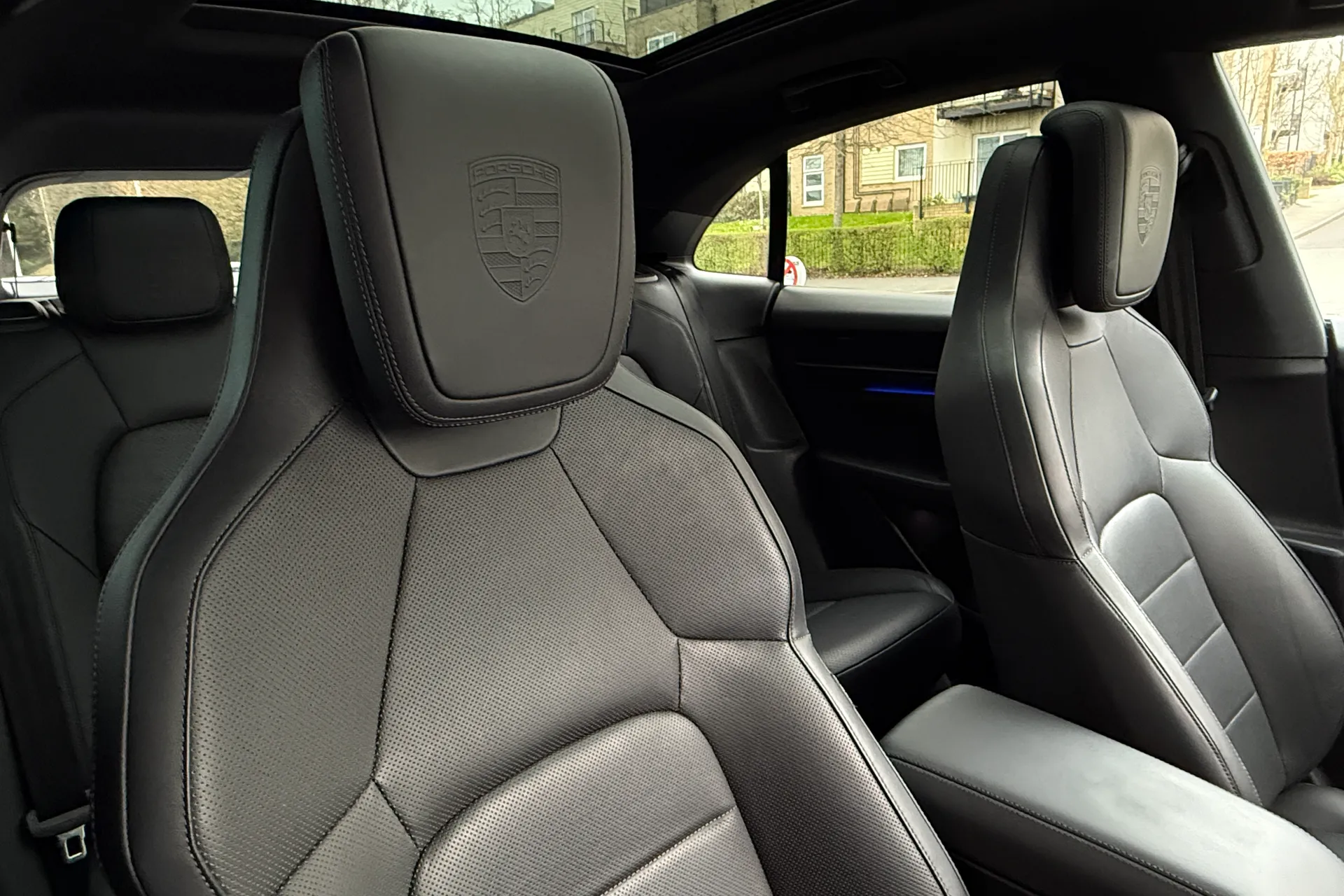 Porsche MACAN thumbnail image number 34