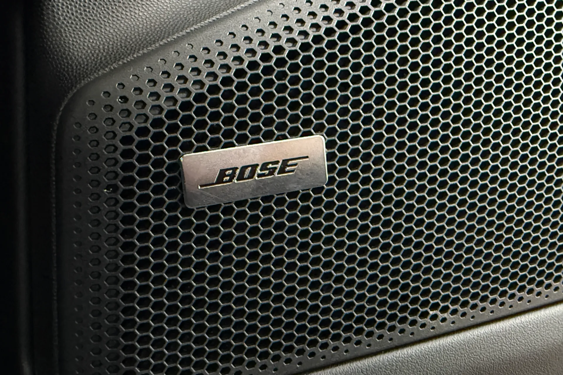 Porsche MACAN thumbnail image number 6